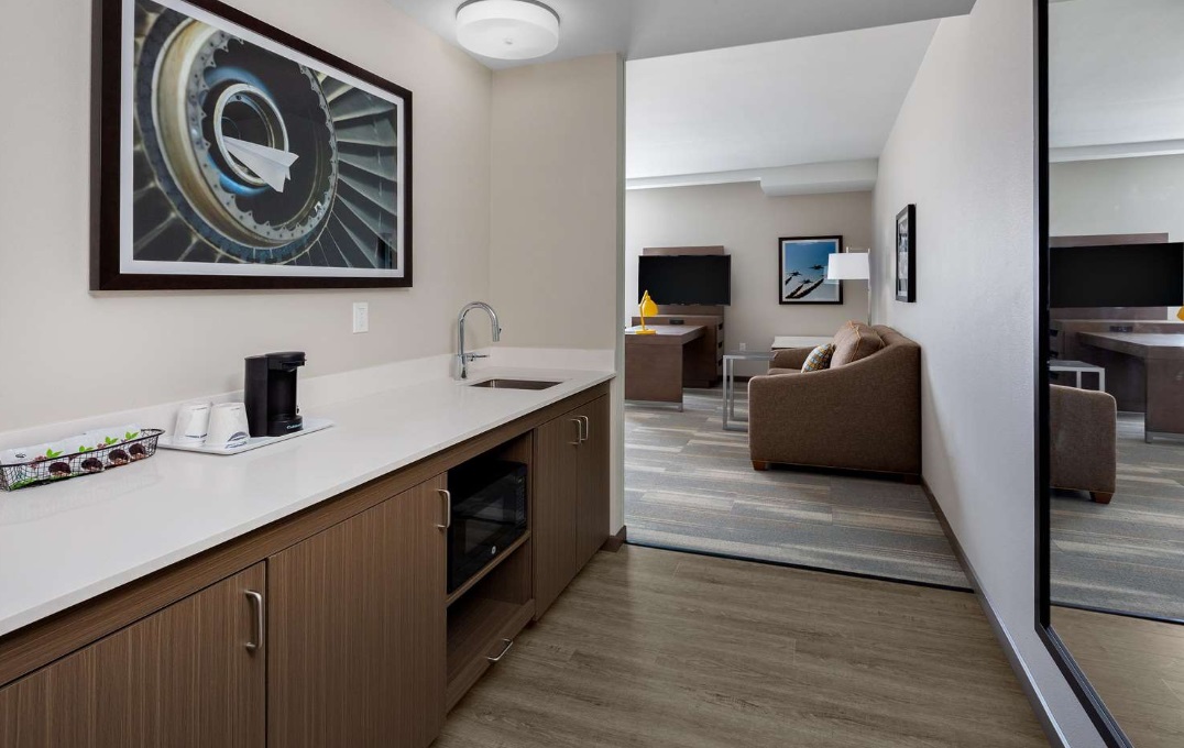 Hampton Inn & Suites San Diego Airport Liberty Station Hampton Inn & Suites San Diego Airport Liberty Station