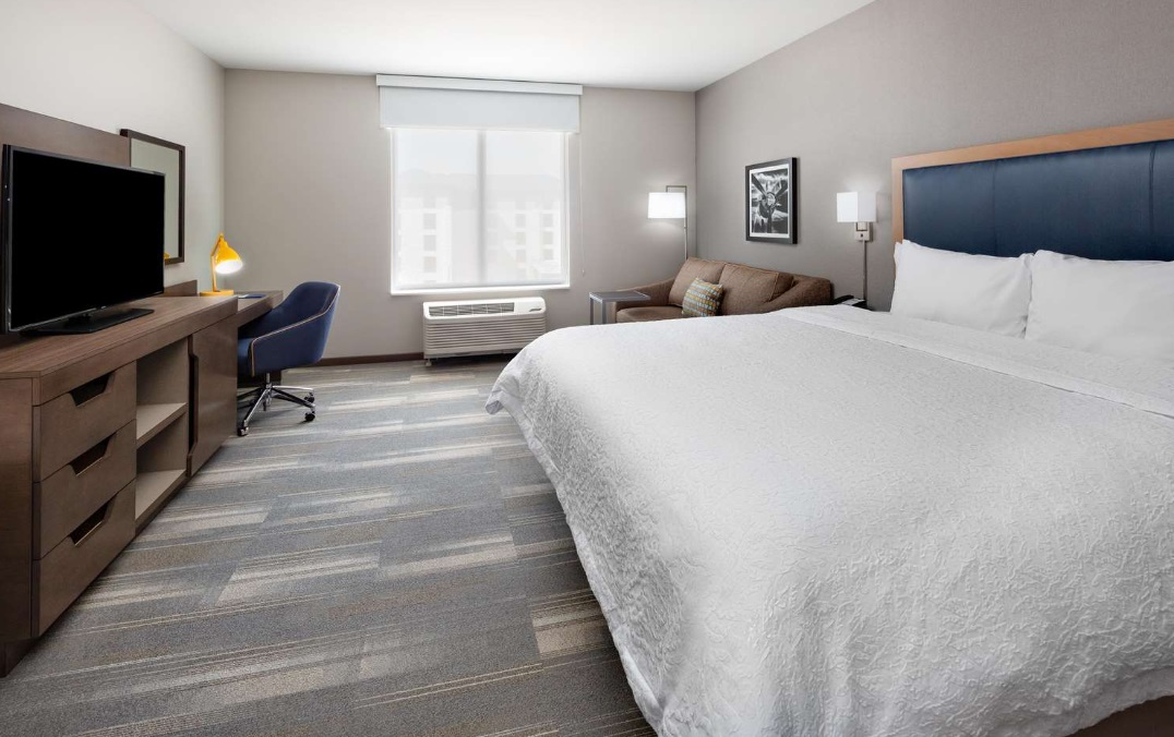 Hampton Inn & Suites San Diego Airport Liberty Station Hampton Inn & Suites San Diego Airport Liberty Station