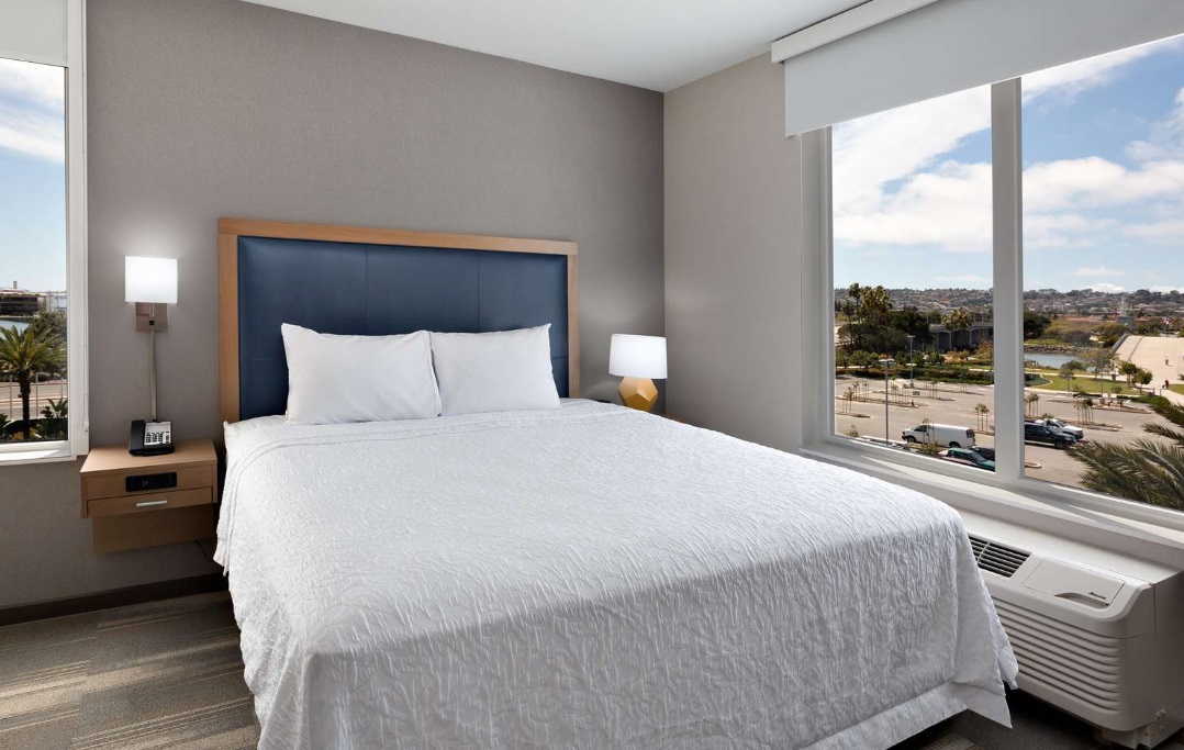 Hampton Inn & Suites San Diego Airport Liberty Station Hampton Inn & Suites San Diego Airport Liberty Station