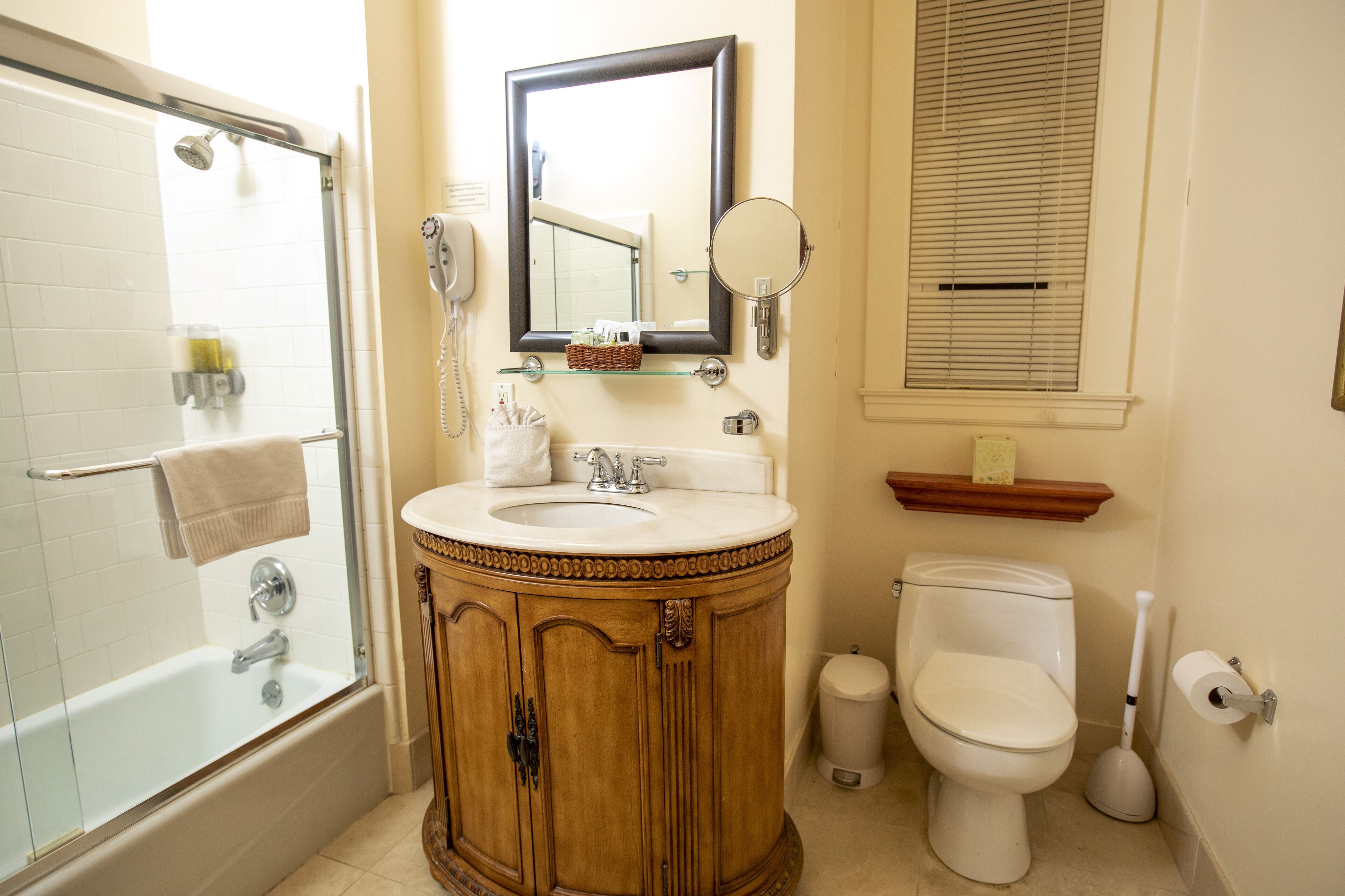 Washington Square Inn Washington Square Inn