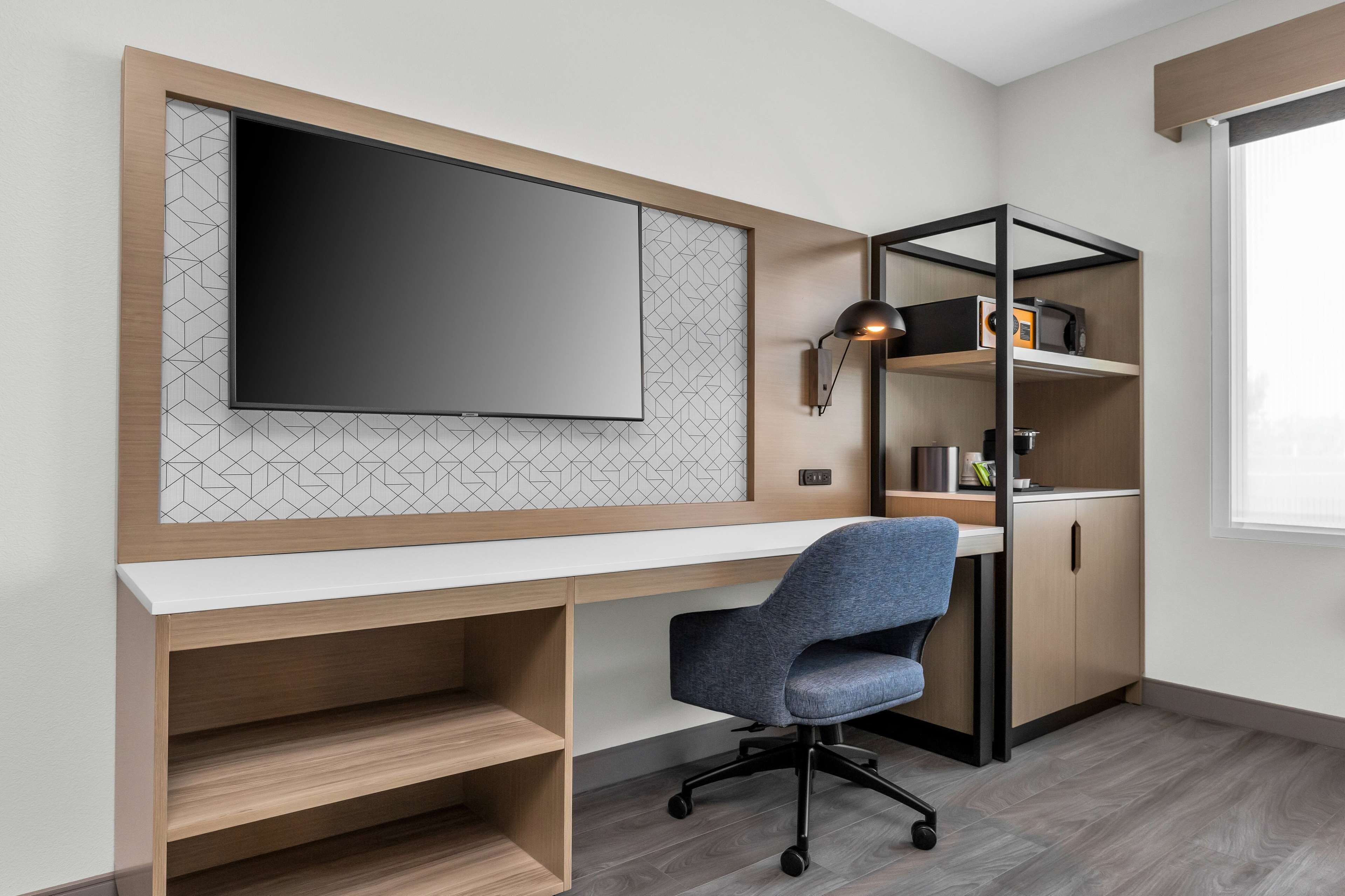 La Quinta Inn & Suites by Wyndham San Jose Airport-Downtown La Quinta Inn & Suites by Wyndham San Jose Airport-Downtown