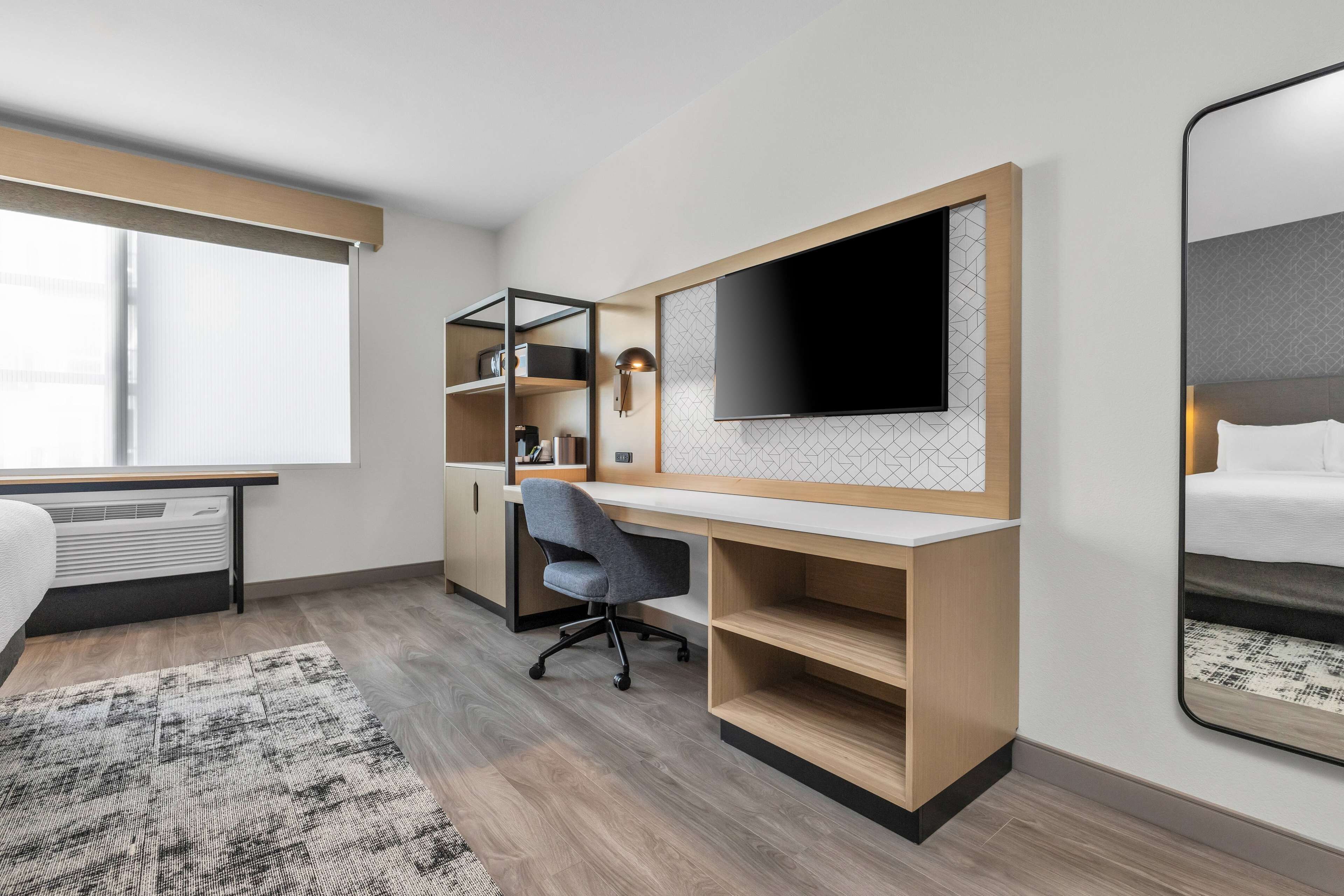 La Quinta Inn & Suites by Wyndham San Jose Airport-Downtown La Quinta Inn & Suites by Wyndham San Jose Airport-Downtown