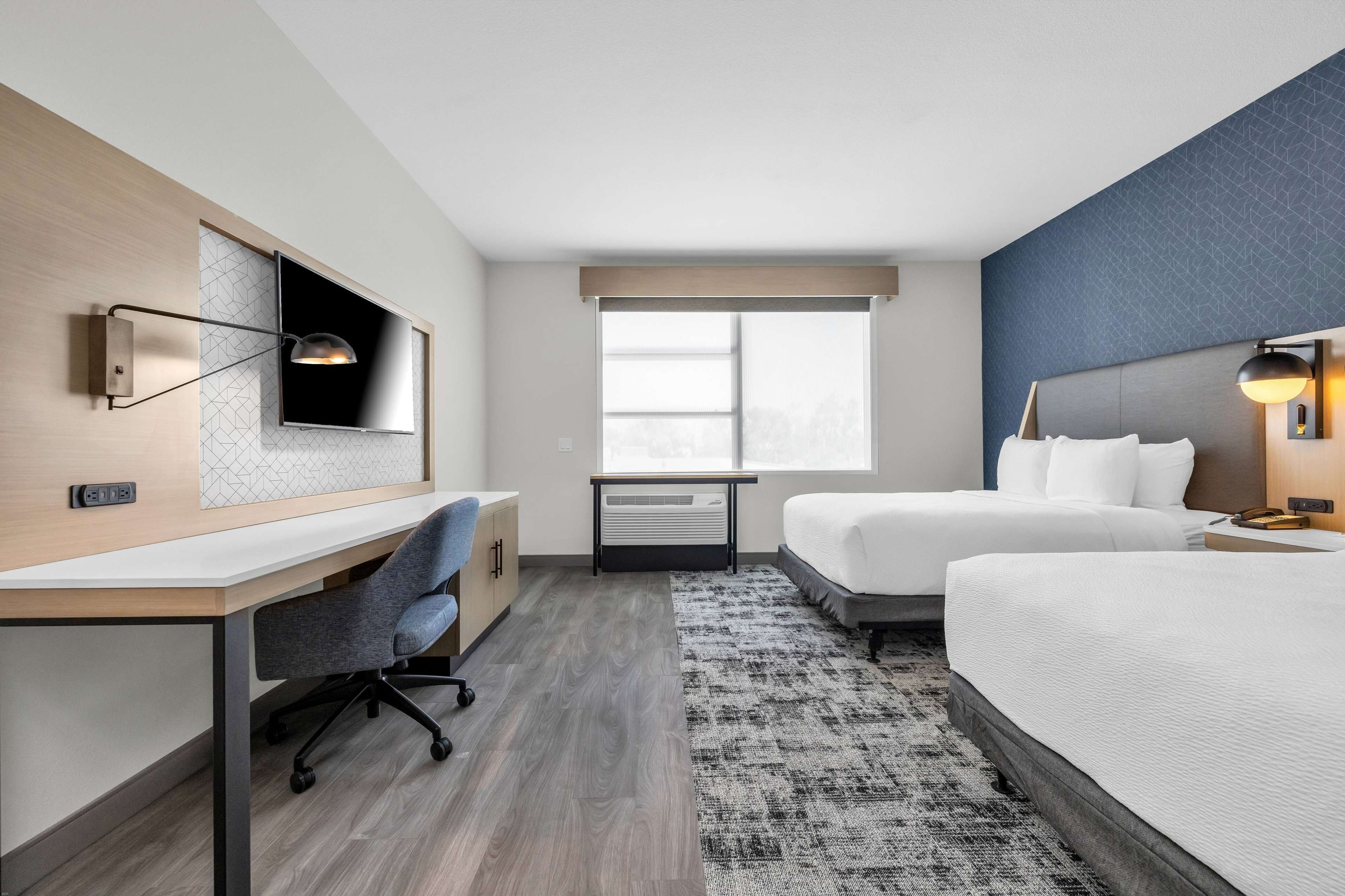 La Quinta Inn & Suites by Wyndham San Jose Airport-Downtown La Quinta Inn & Suites by Wyndham San Jose Airport-Downtown