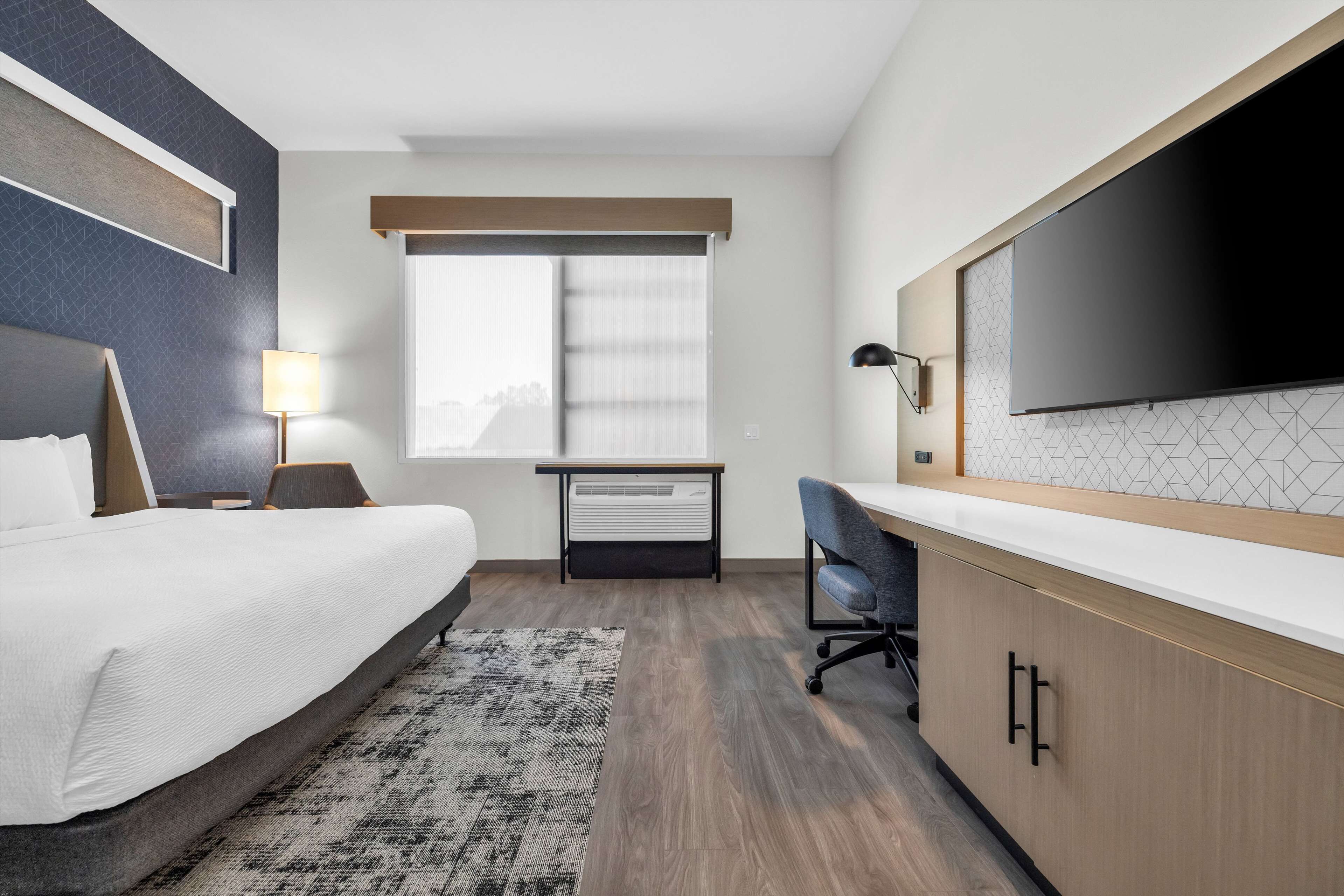 La Quinta Inn & Suites by Wyndham San Jose Airport-Downtown La Quinta Inn & Suites by Wyndham San Jose Airport-Downtown