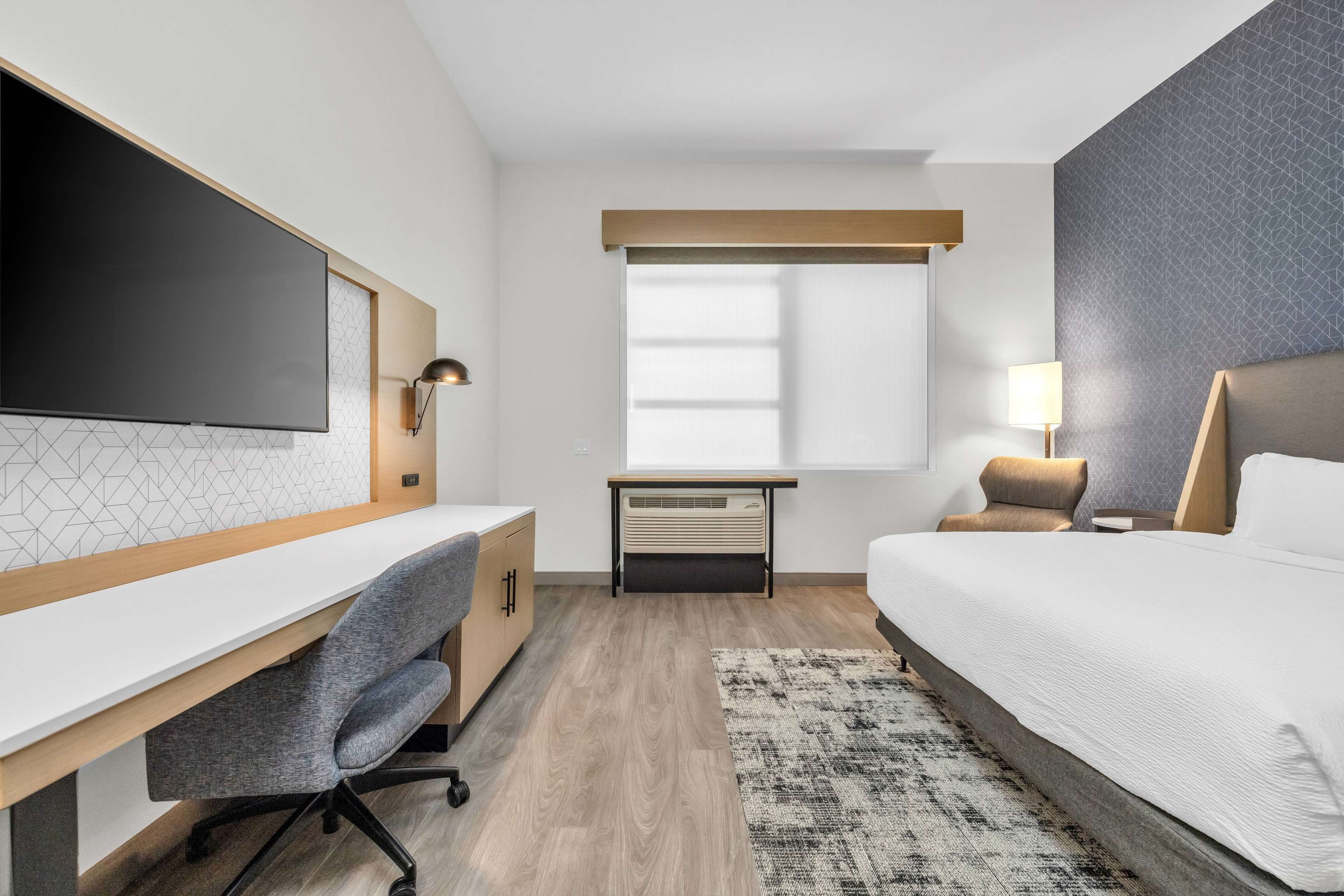 La Quinta Inn & Suites by Wyndham San Jose Airport-Downtown La Quinta Inn & Suites by Wyndham San Jose Airport-Downtown