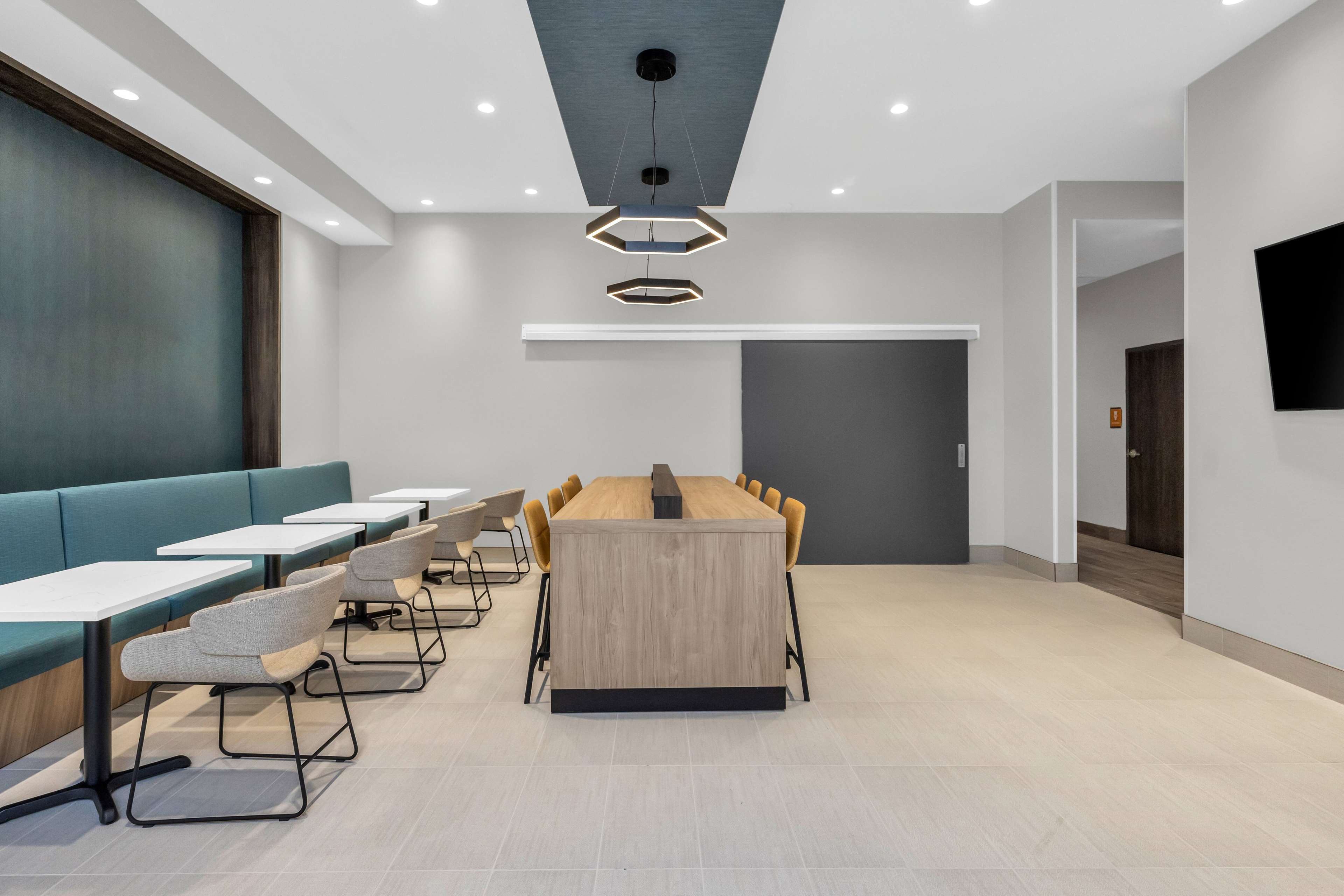 La Quinta Inn & Suites by Wyndham San Jose Airport-Downtown La Quinta Inn & Suites by Wyndham San Jose Airport-Downtown