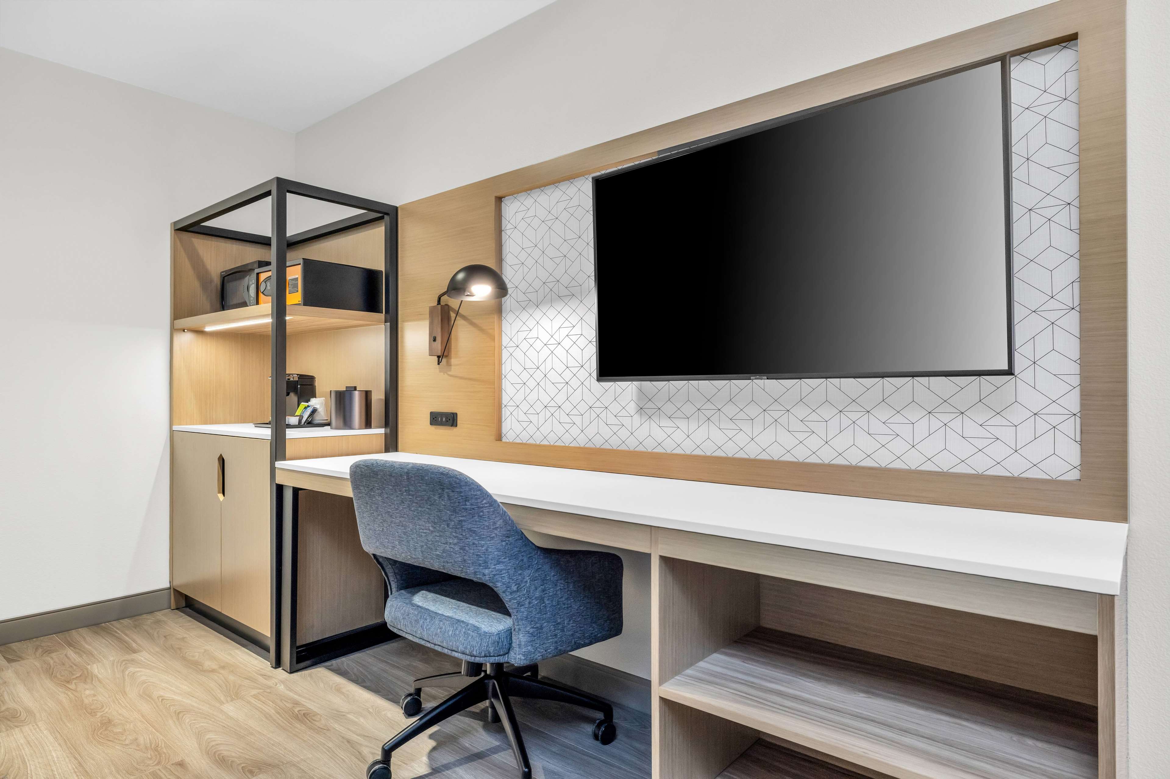 La Quinta Inn & Suites by Wyndham San Jose Airport-Downtown La Quinta Inn & Suites by Wyndham San Jose Airport-Downtown