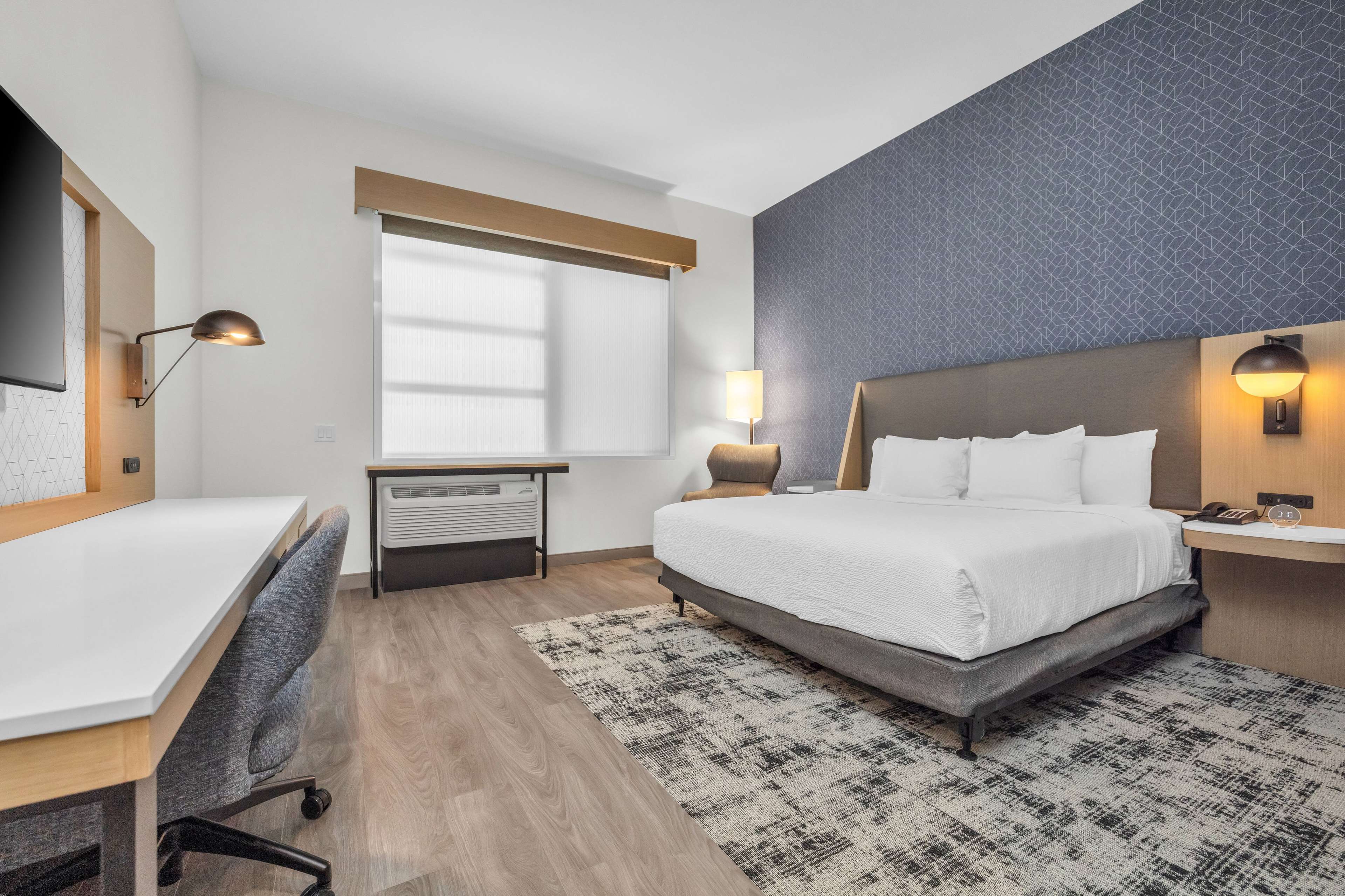 La Quinta Inn & Suites by Wyndham San Jose Airport-Downtown La Quinta Inn & Suites by Wyndham San Jose Airport-Downtown