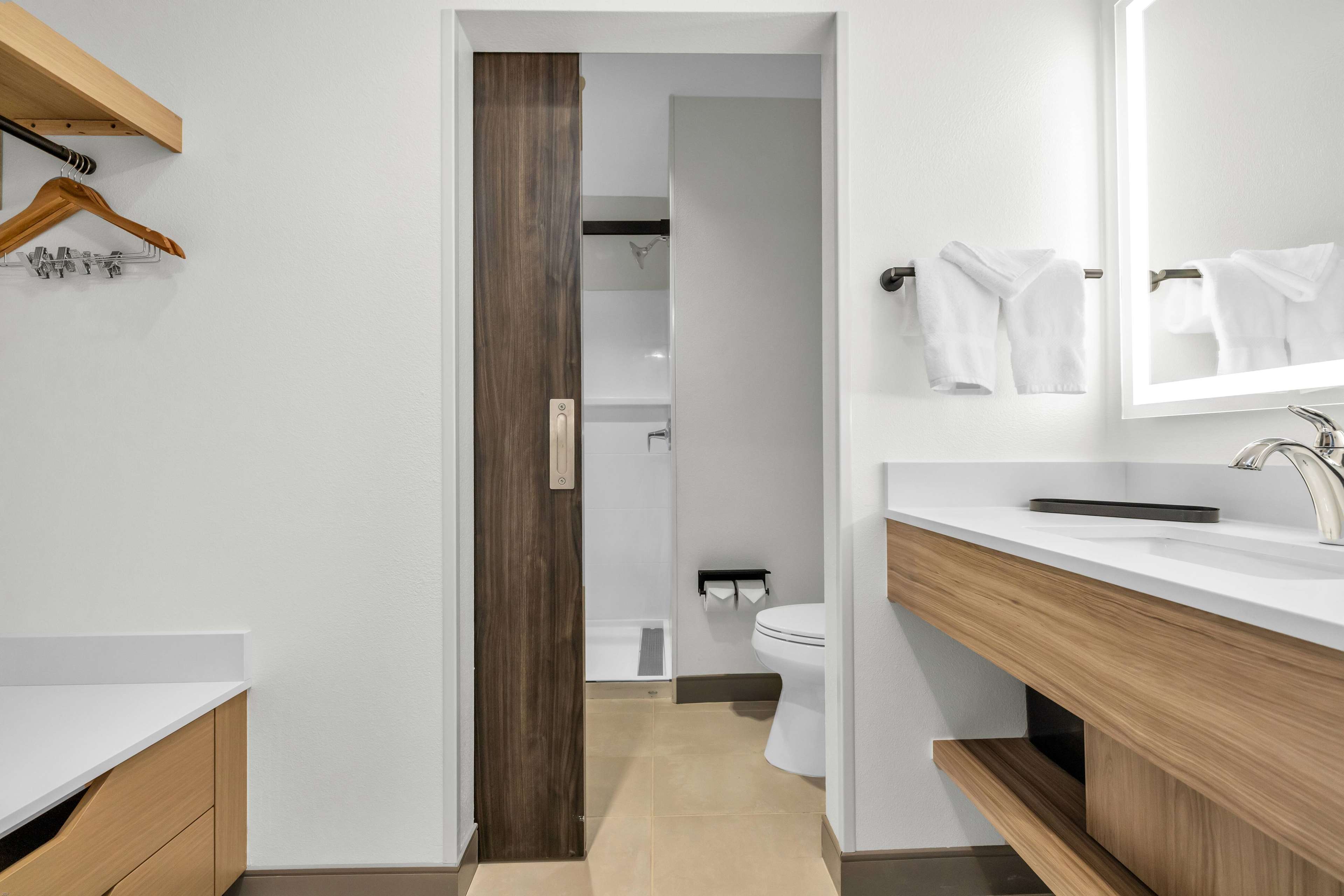 La Quinta Inn & Suites by Wyndham San Jose Airport-Downtown La Quinta Inn & Suites by Wyndham San Jose Airport-Downtown