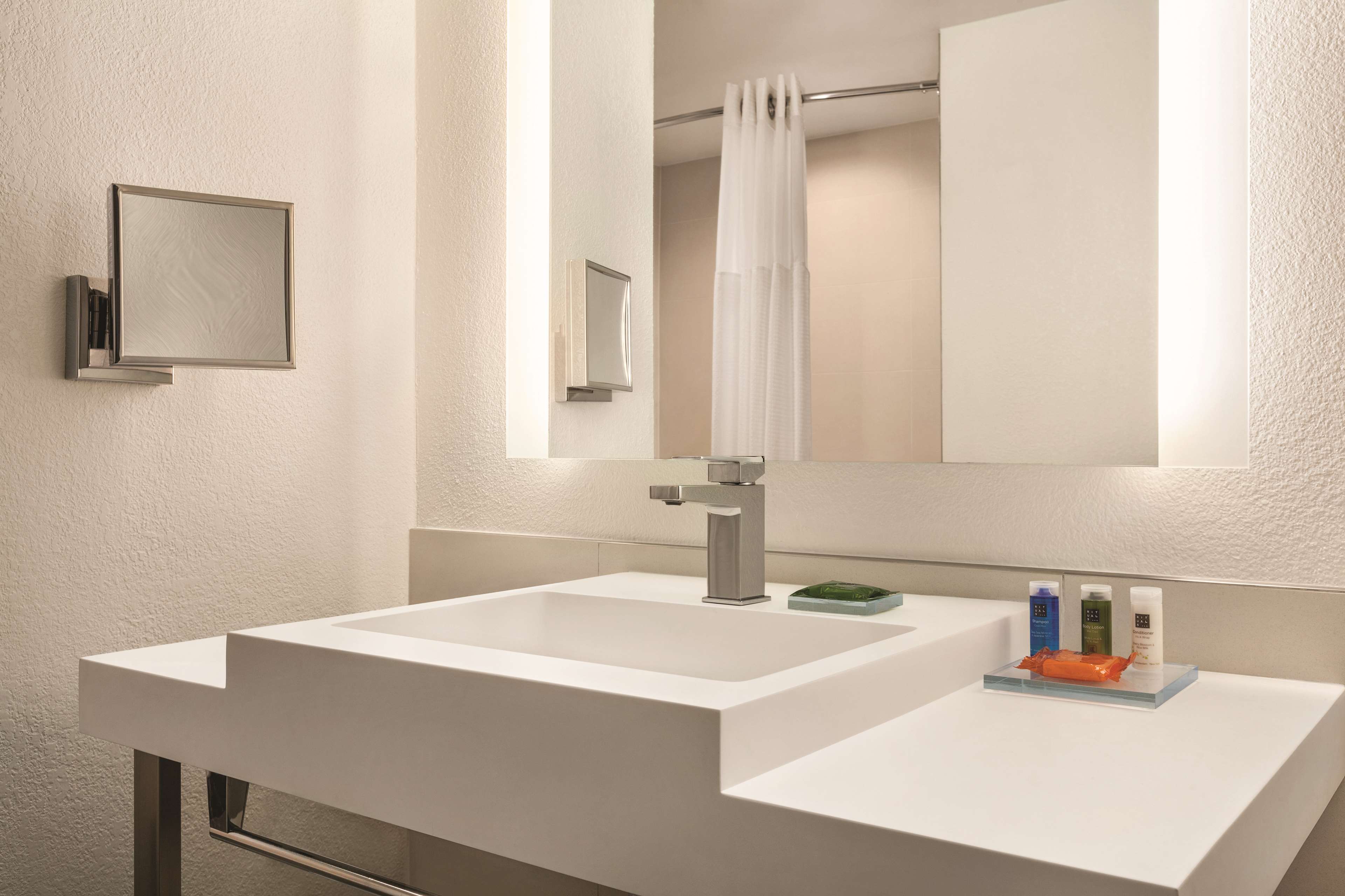Radisson Hotel Sunnyvale – Silicon Valley Radisson Hotel Sunnyvale – Silicon Valley