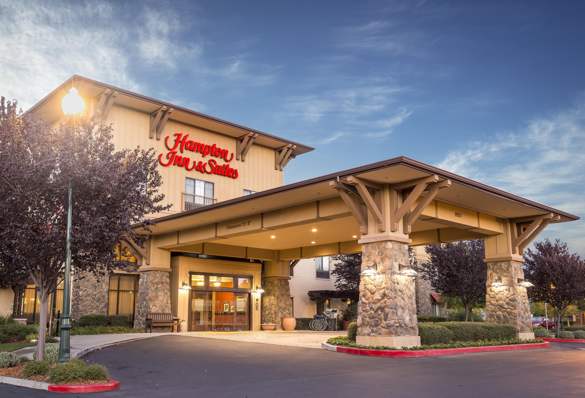 Hampton Inn & Suites Windsor- Sonoma Wine Country Hampton Inn & Suites Windsor- Sonoma Wine Country