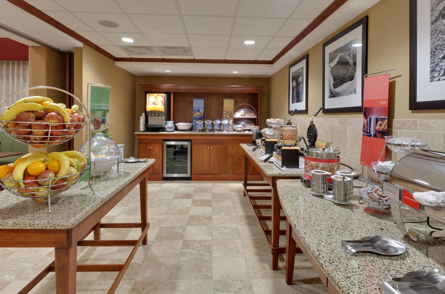Hampton Inn & Suites Windsor- Sonoma Wine Country Hampton Inn & Suites Windsor- Sonoma Wine Country