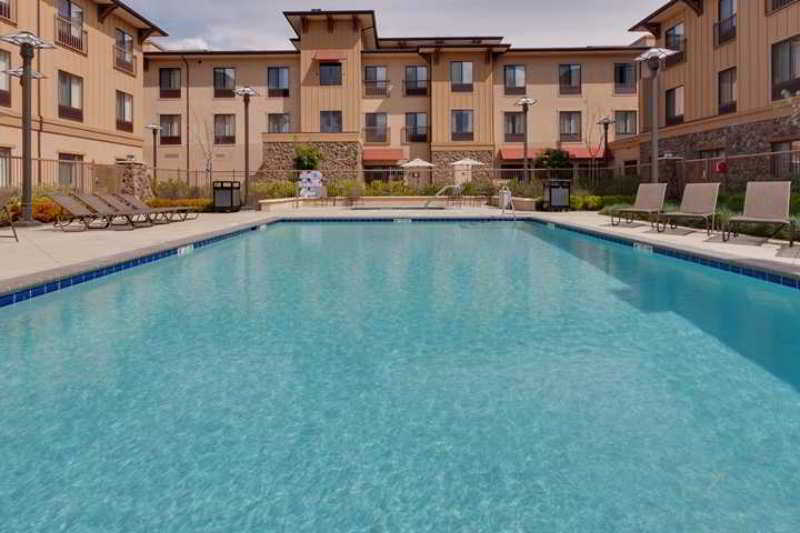 Hampton Inn & Suites Windsor- Sonoma Wine Country Hampton Inn & Suites Windsor- Sonoma Wine Country