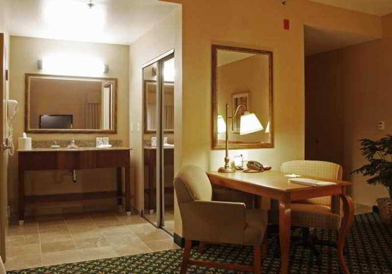 Hampton Inn & Suites Windsor- Sonoma Wine Country Hampton Inn & Suites Windsor- Sonoma Wine Country