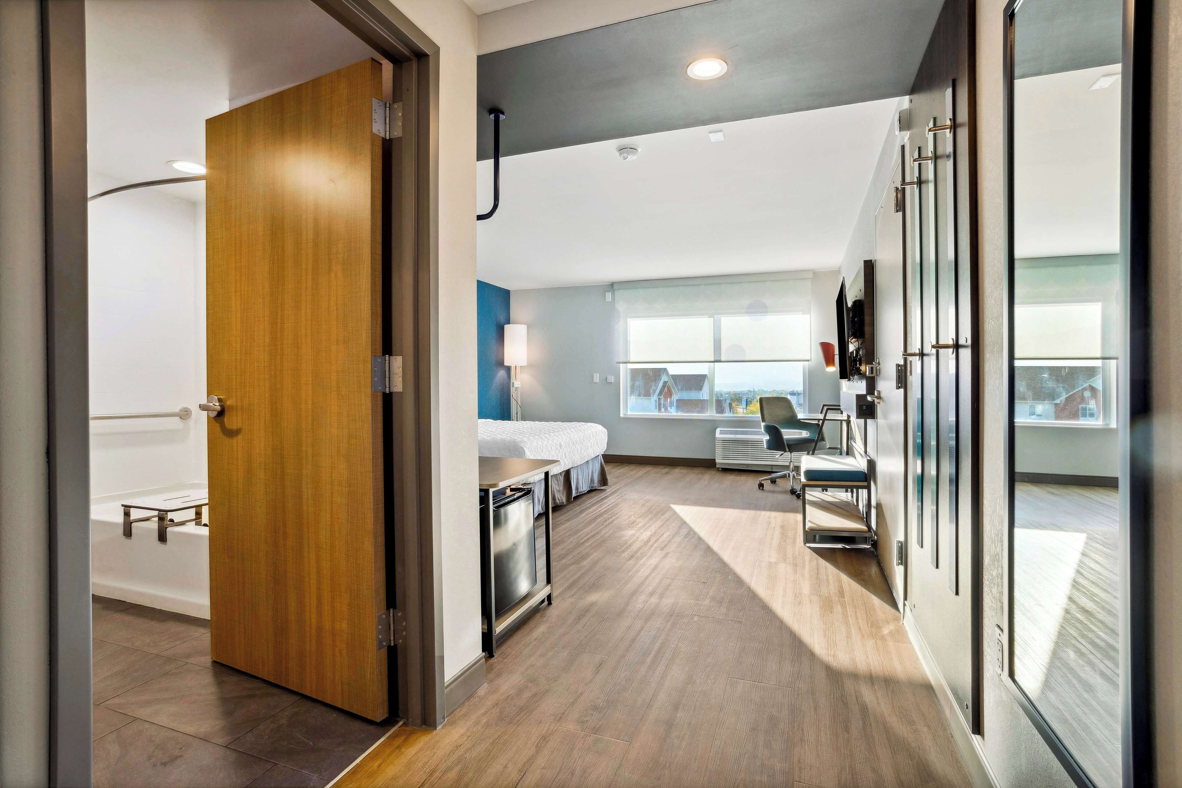 Tru by Hilton Colorado Springs Airport Tru by Hilton Colorado Springs Airport