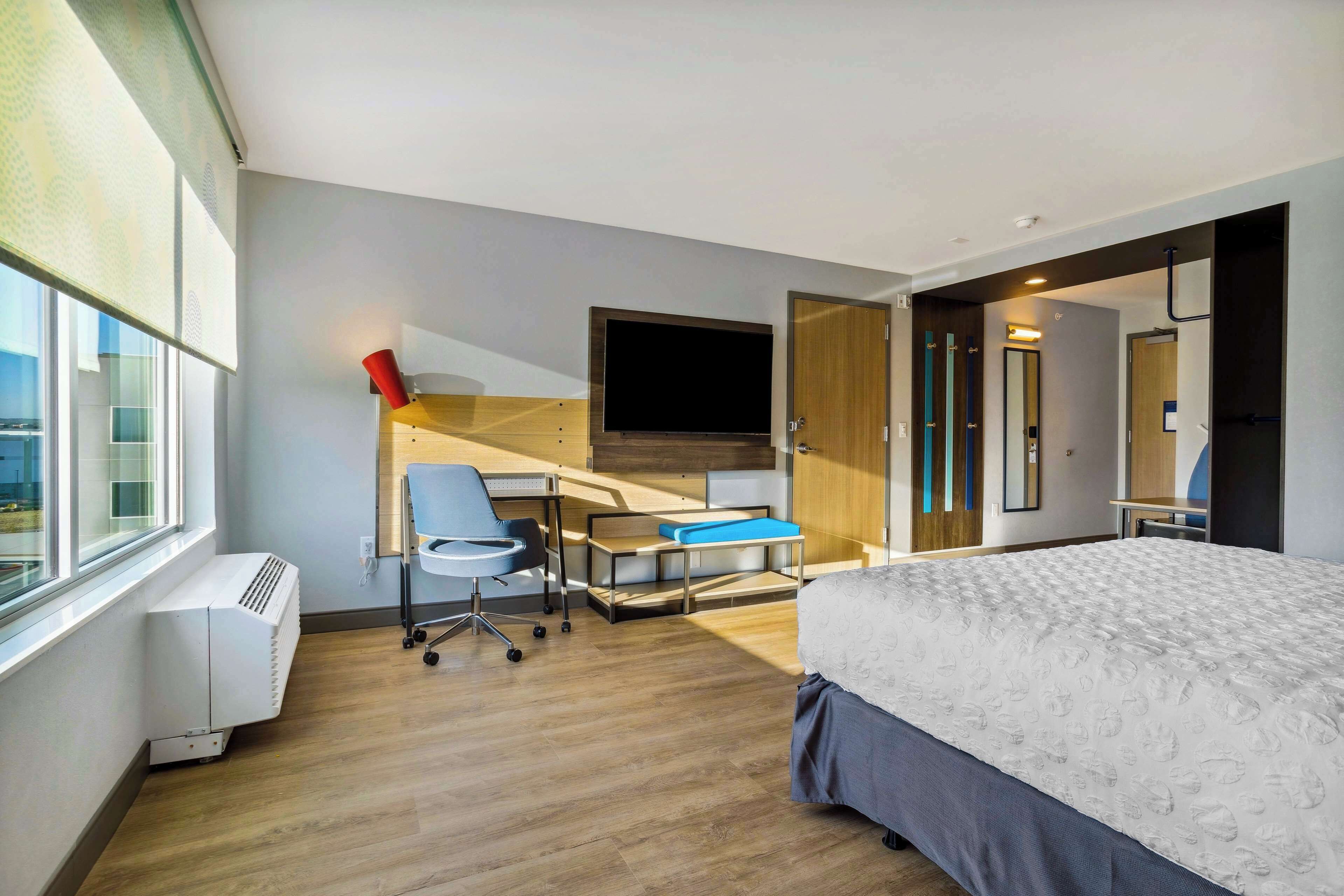 Tru by Hilton Colorado Springs Airport Tru by Hilton Colorado Springs Airport