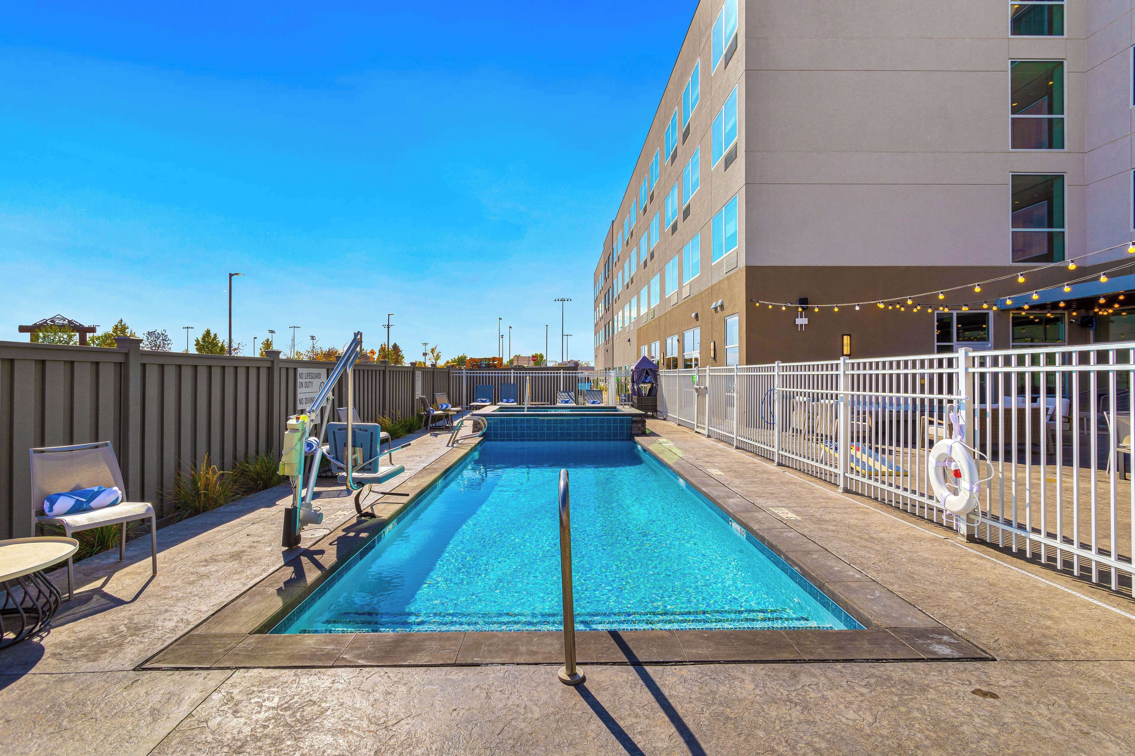 Tru by Hilton Colorado Springs Airport Tru by Hilton Colorado Springs Airport