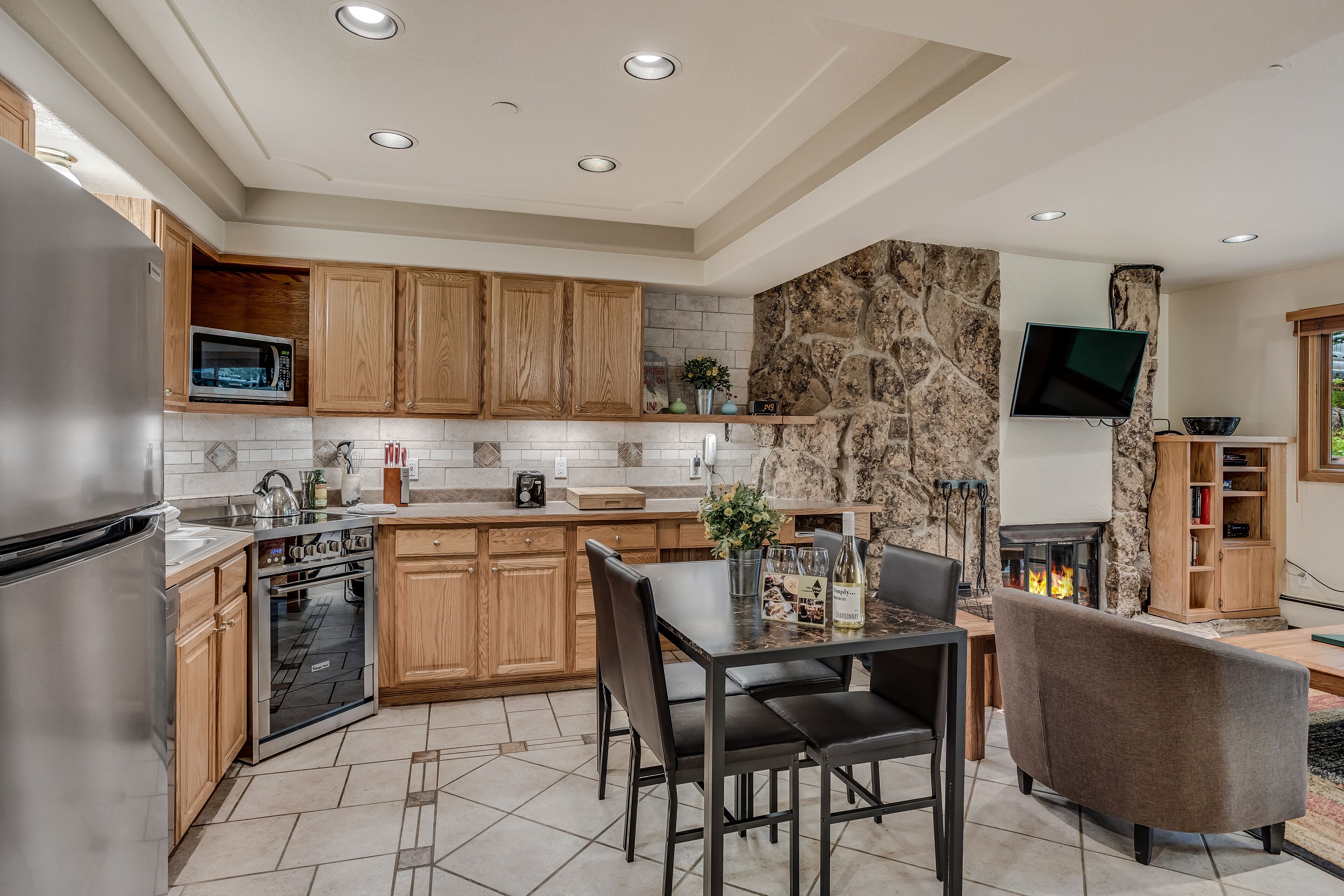 Laurelwood Condominiums Laurelwood Condominiums