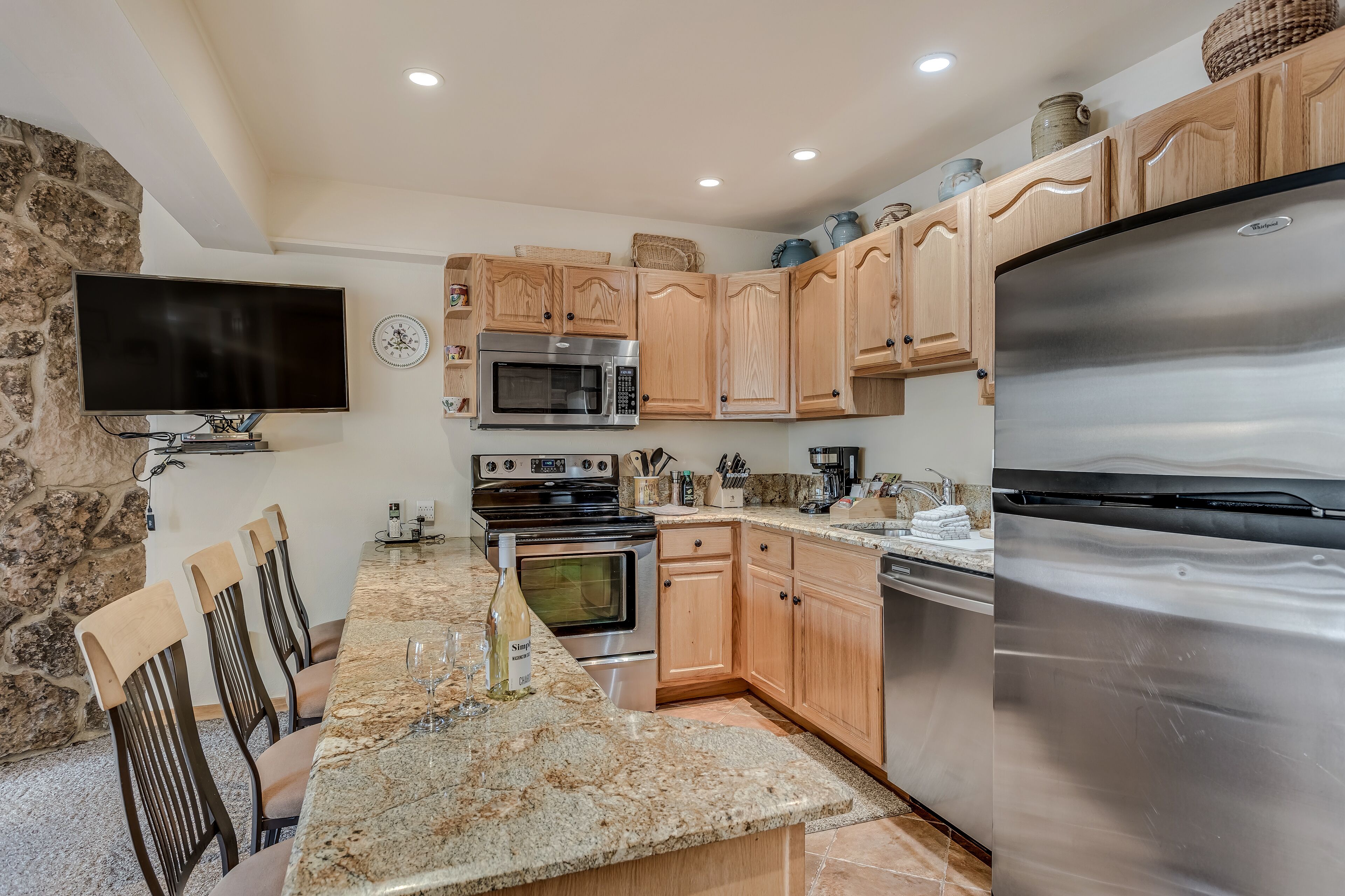 Laurelwood Condominiums Laurelwood Condominiums
