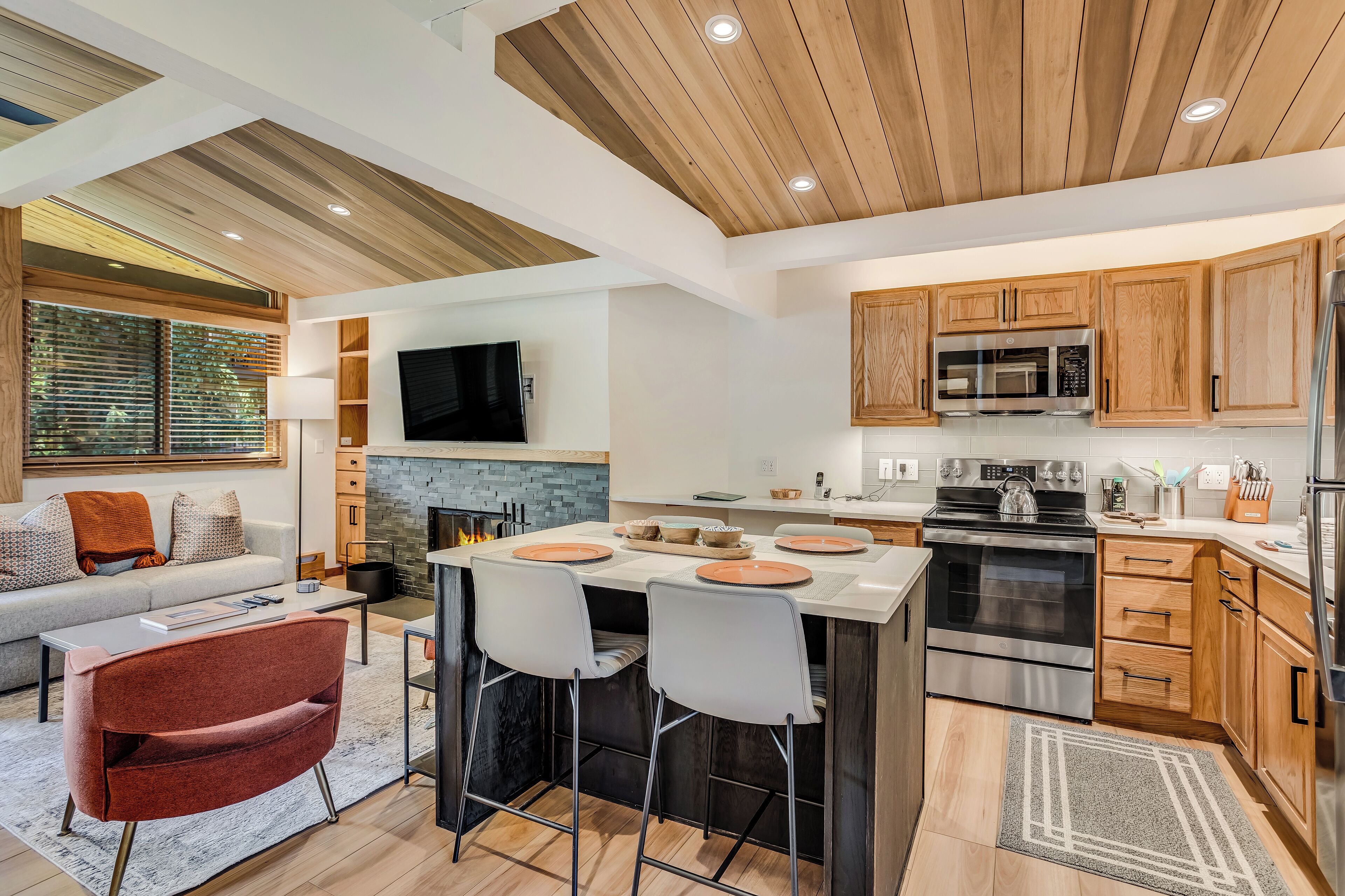 Laurelwood Condominiums Laurelwood Condominiums