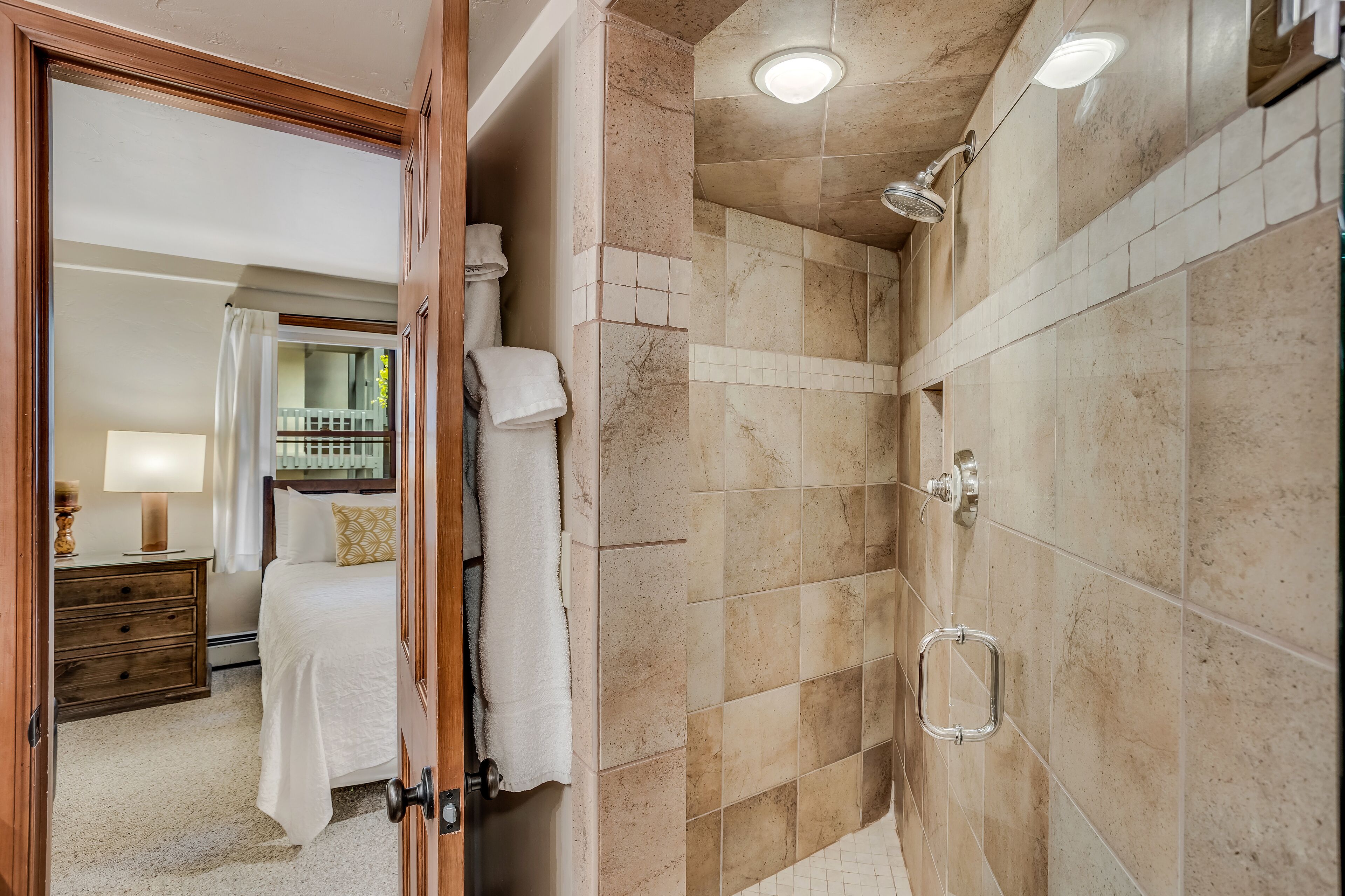 Laurelwood Condominiums Laurelwood Condominiums