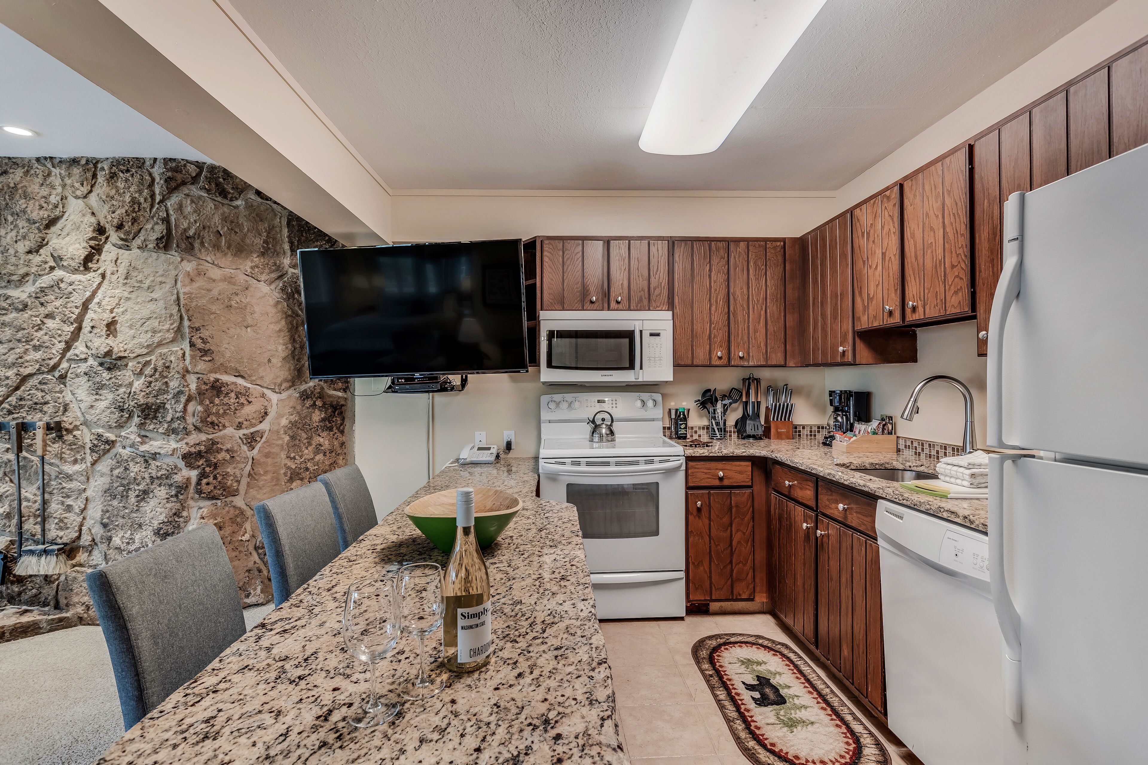 Laurelwood Condominiums Laurelwood Condominiums
