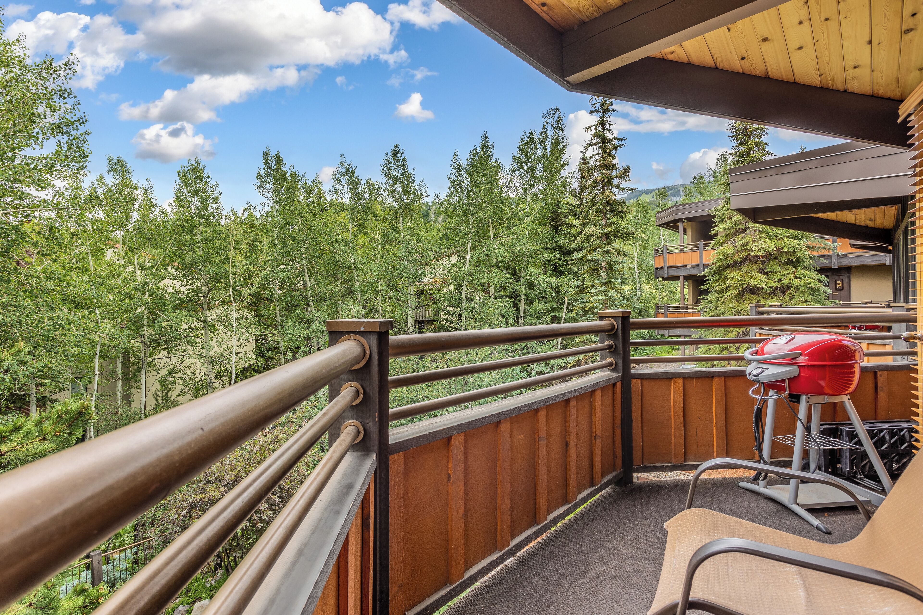 Laurelwood Condominiums Laurelwood Condominiums