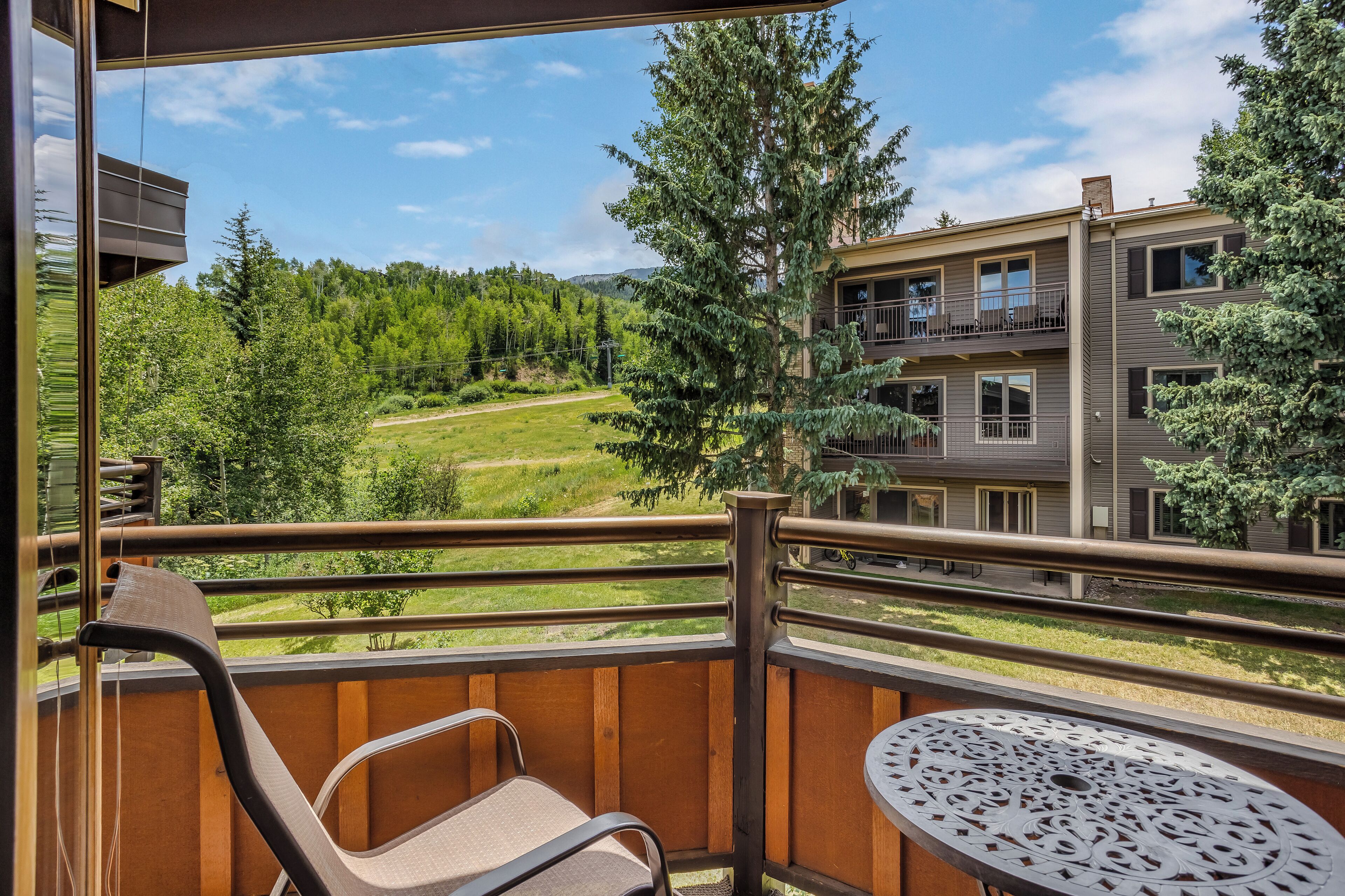 Laurelwood Condominiums Laurelwood Condominiums