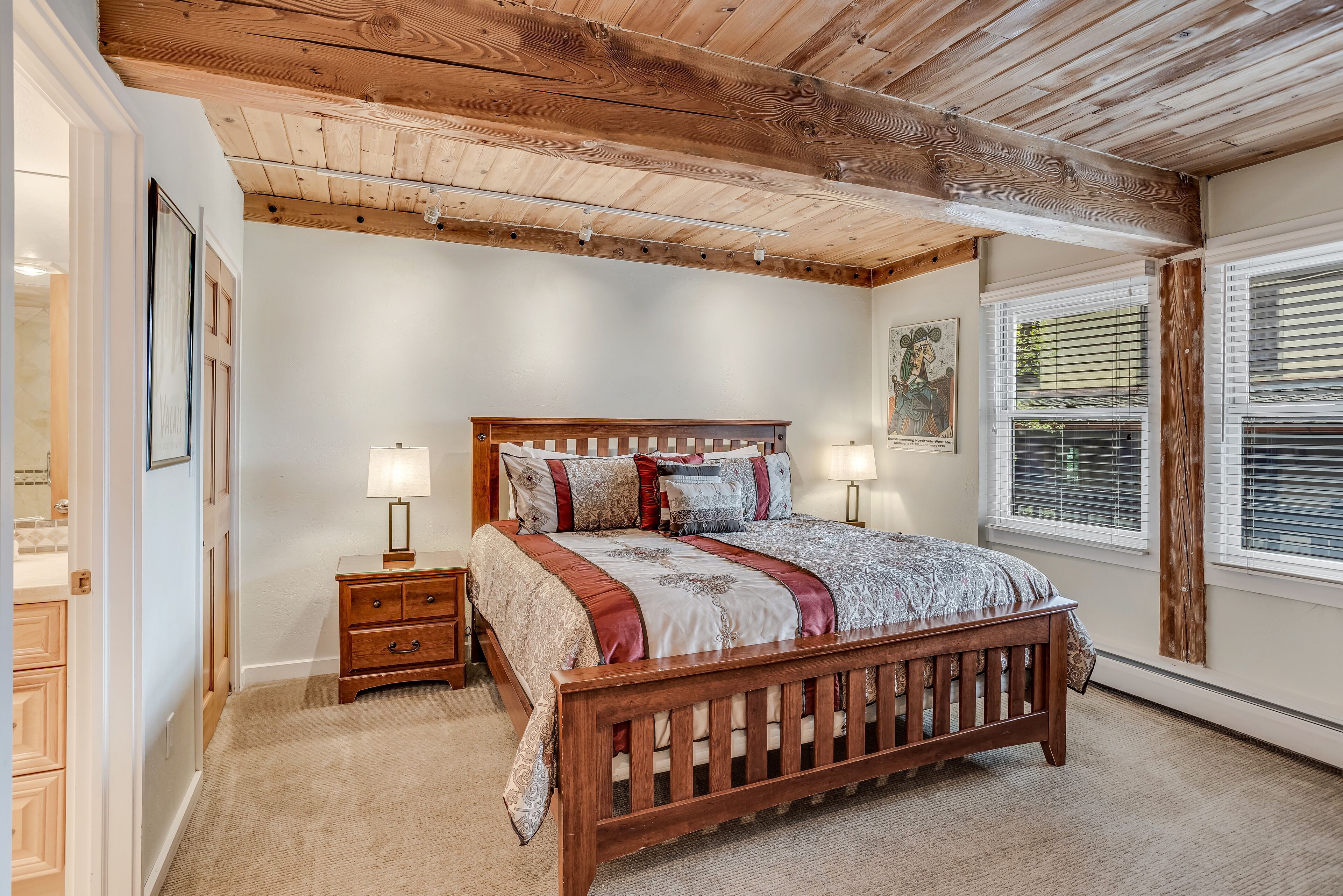 Laurelwood Condominiums Laurelwood Condominiums