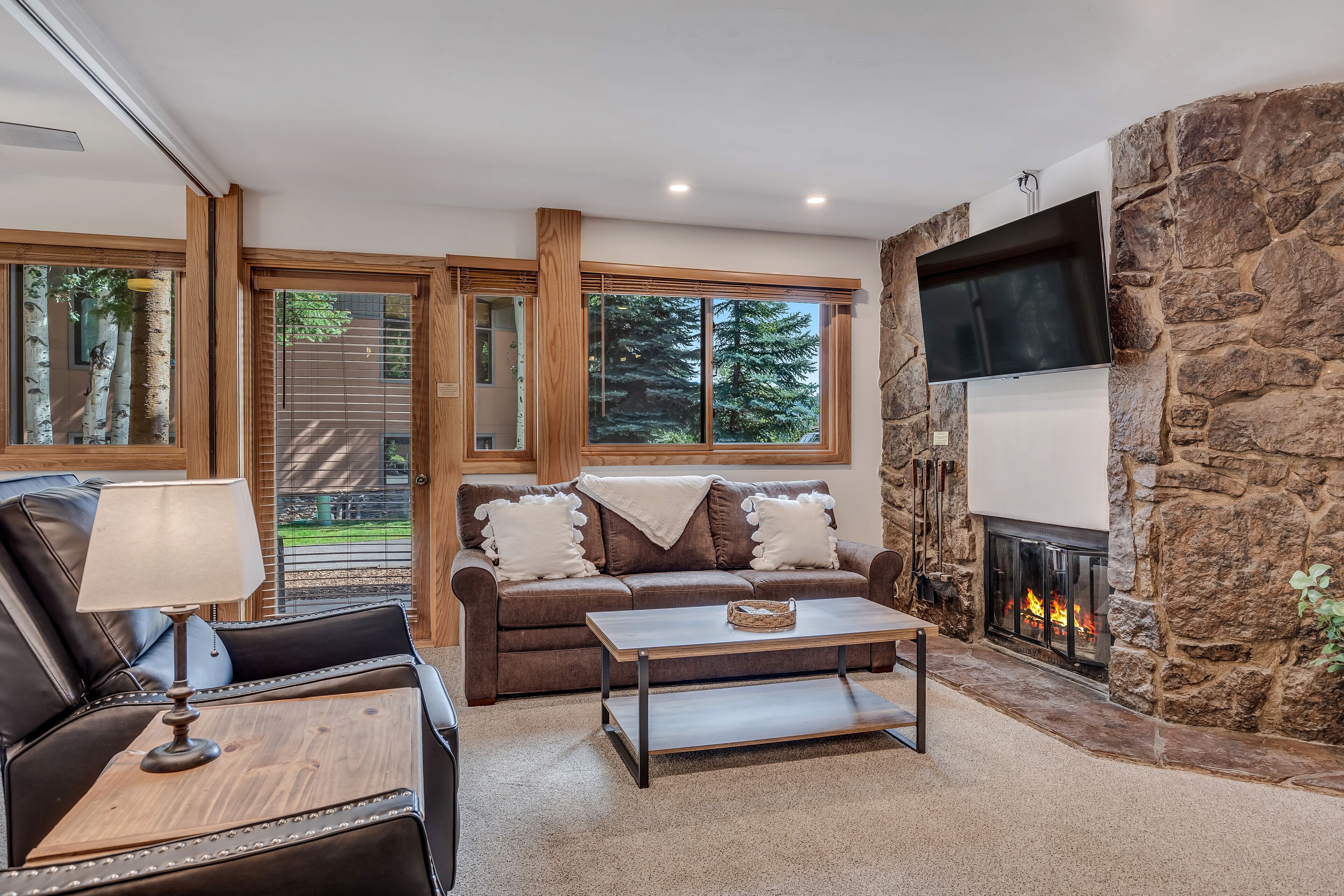 Laurelwood Condominiums Laurelwood Condominiums