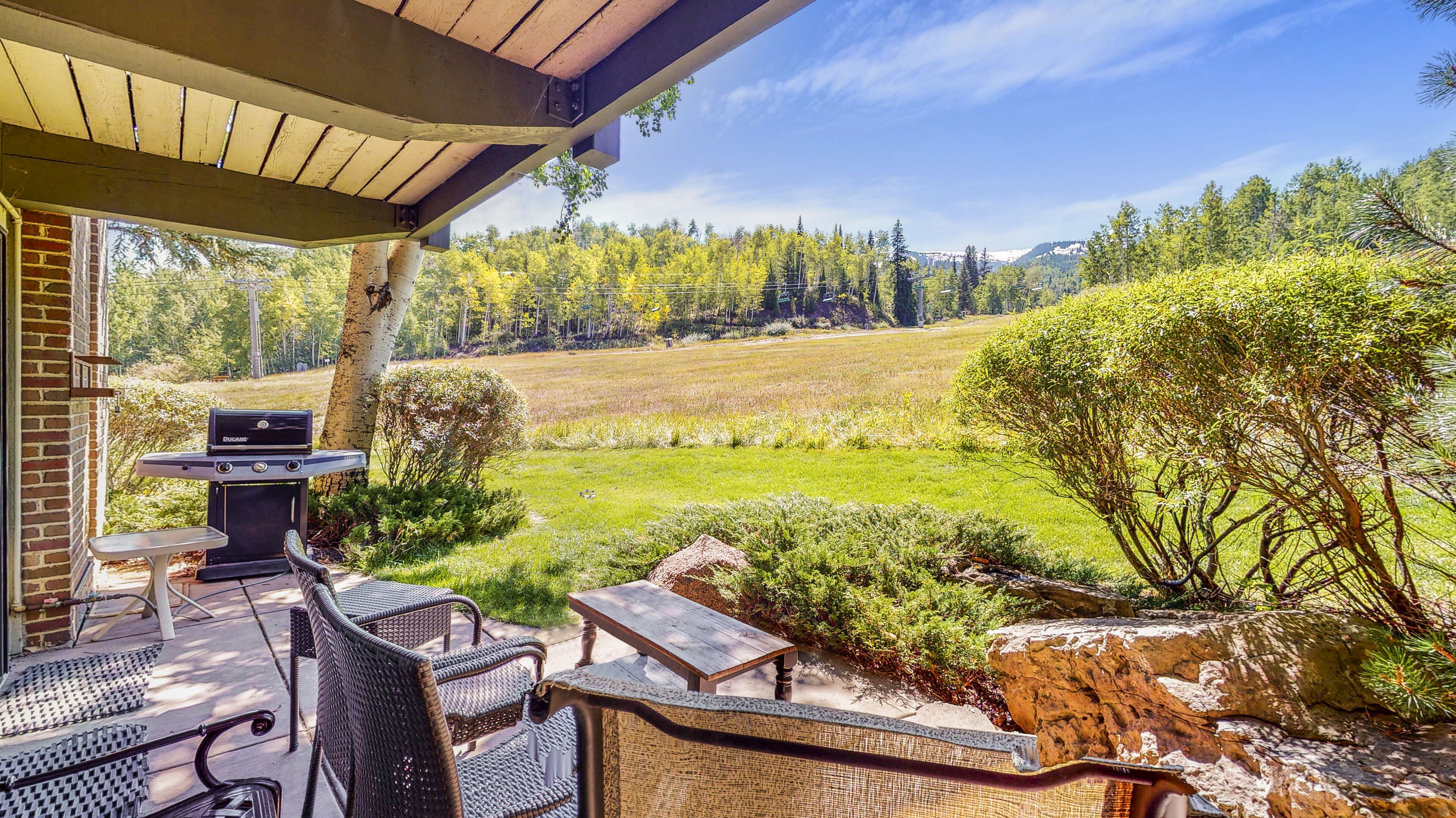 Laurelwood Condominiums Laurelwood Condominiums