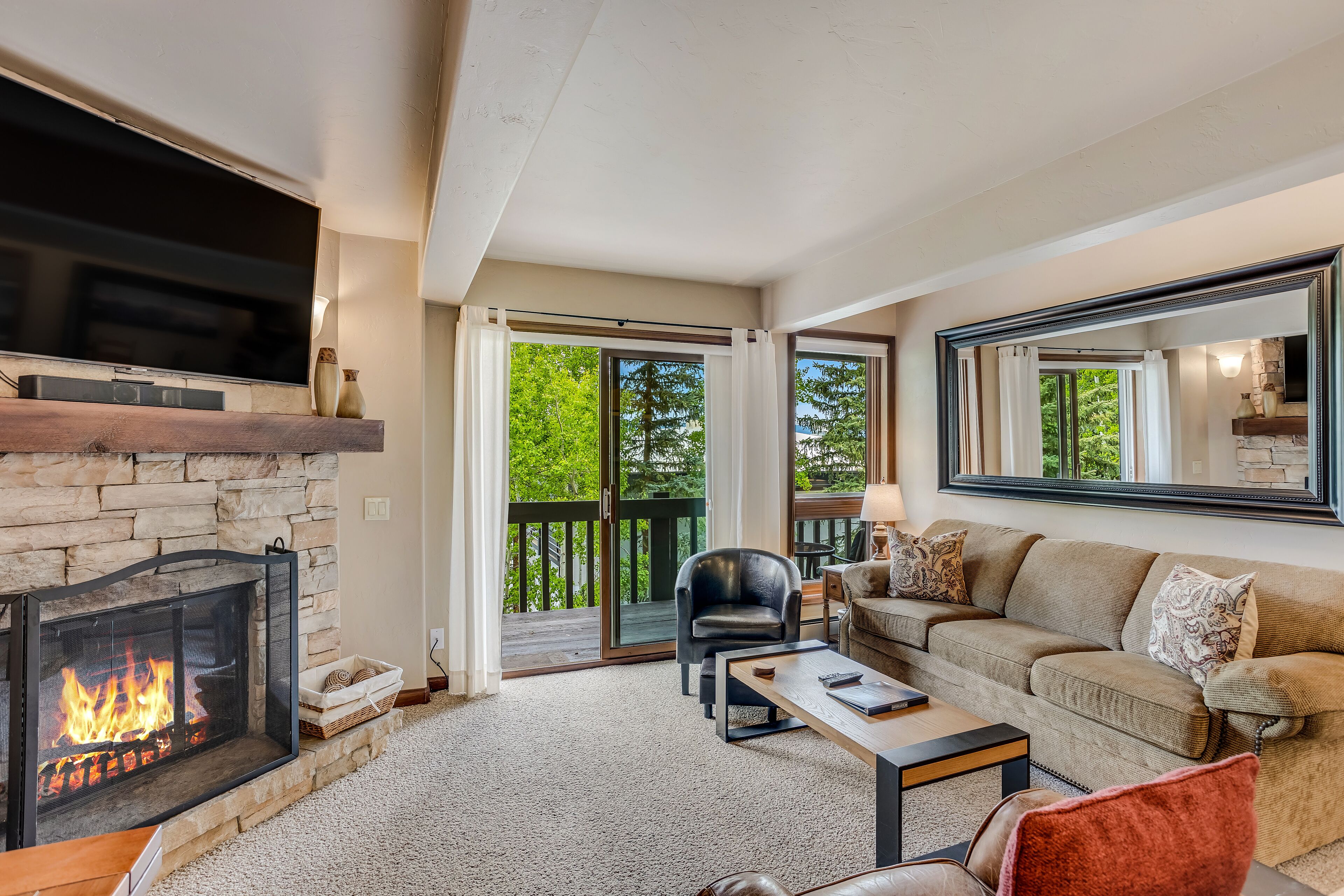 Laurelwood Condominiums Laurelwood Condominiums