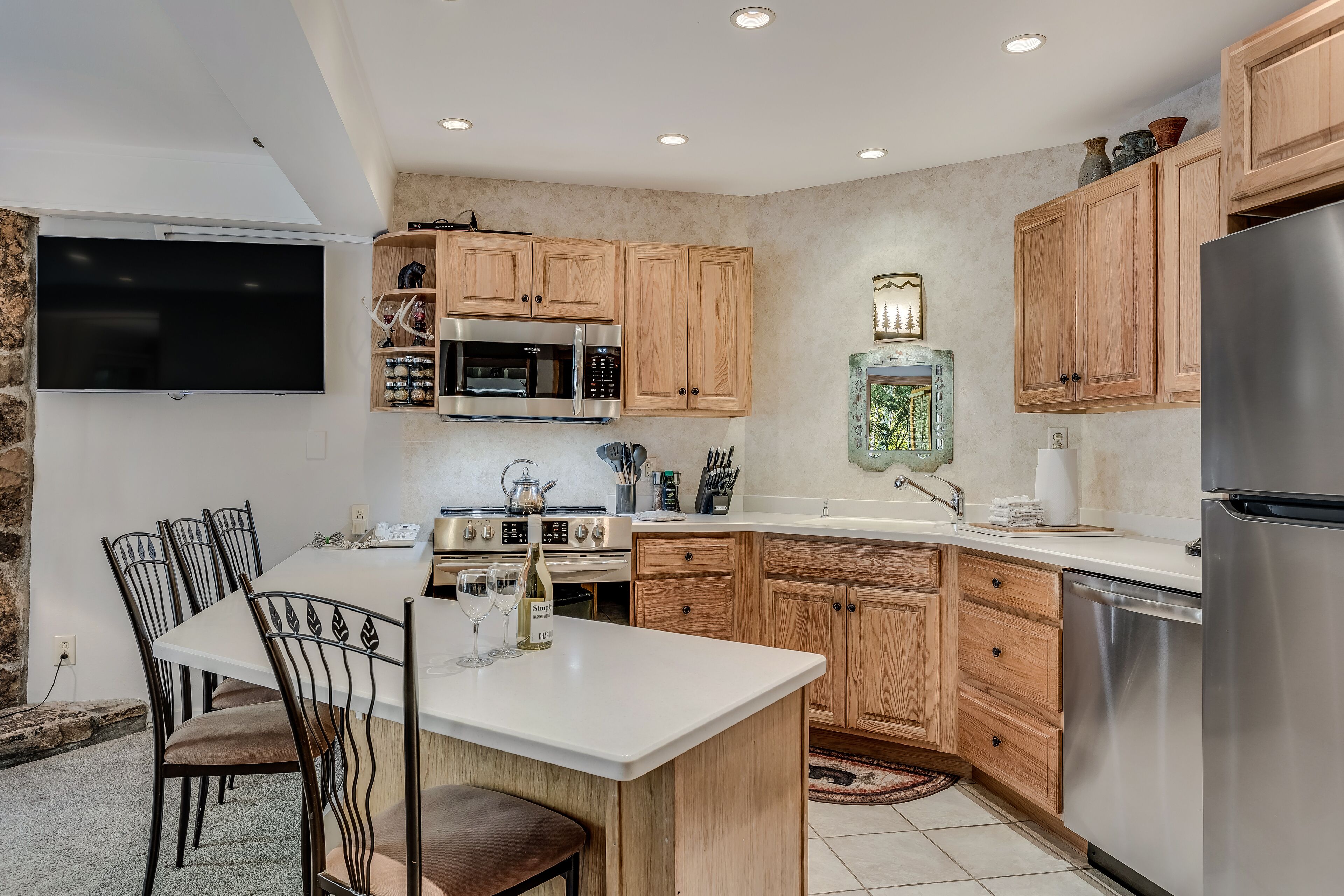 Laurelwood Condominiums Laurelwood Condominiums