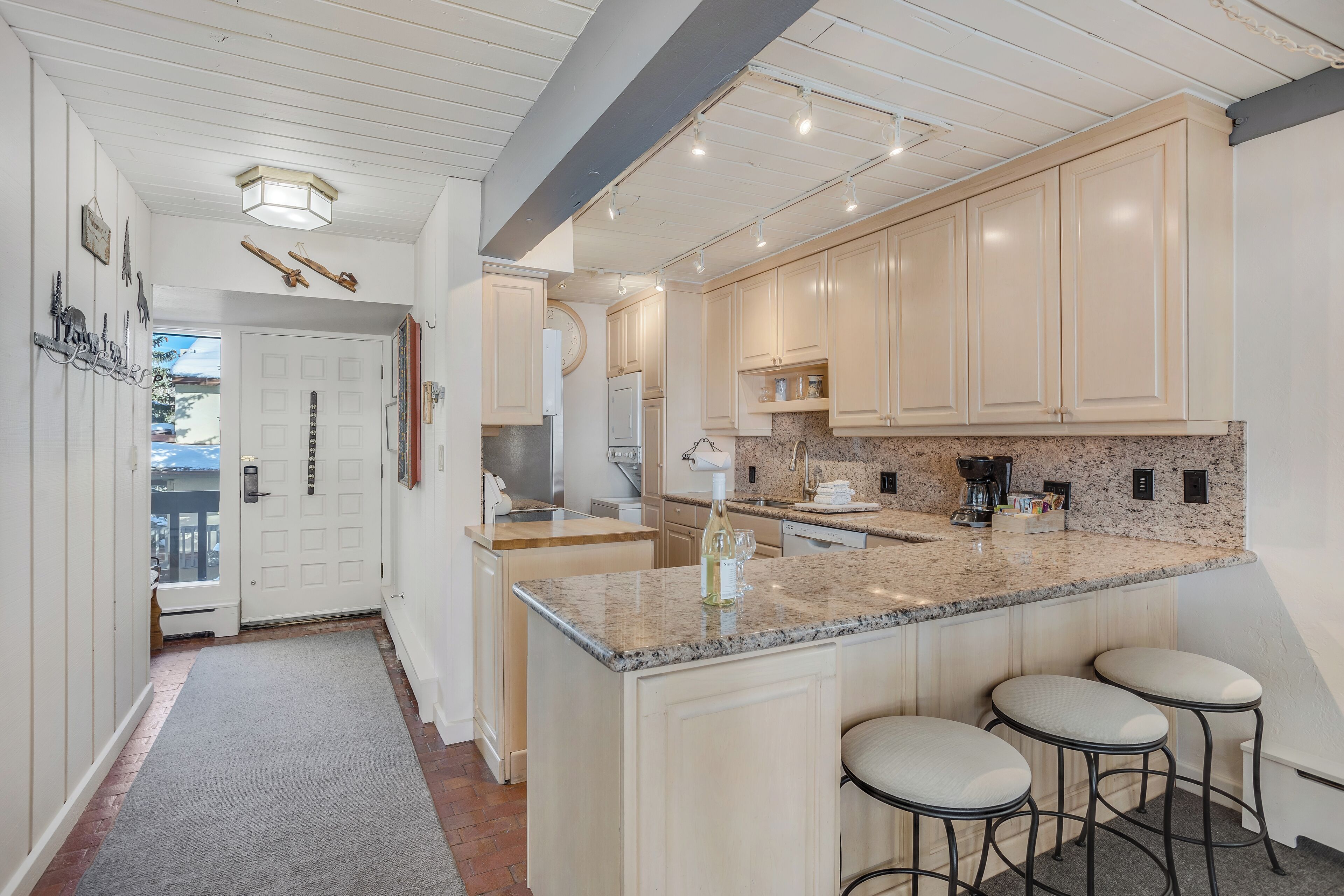 Laurelwood Condominiums Laurelwood Condominiums