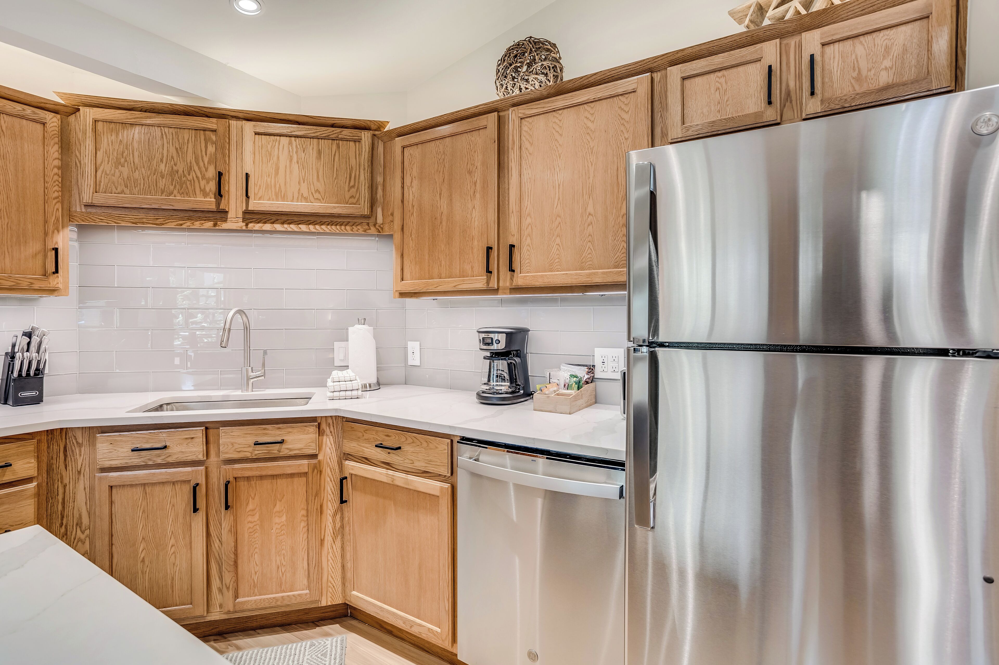 Laurelwood Condominiums Laurelwood Condominiums