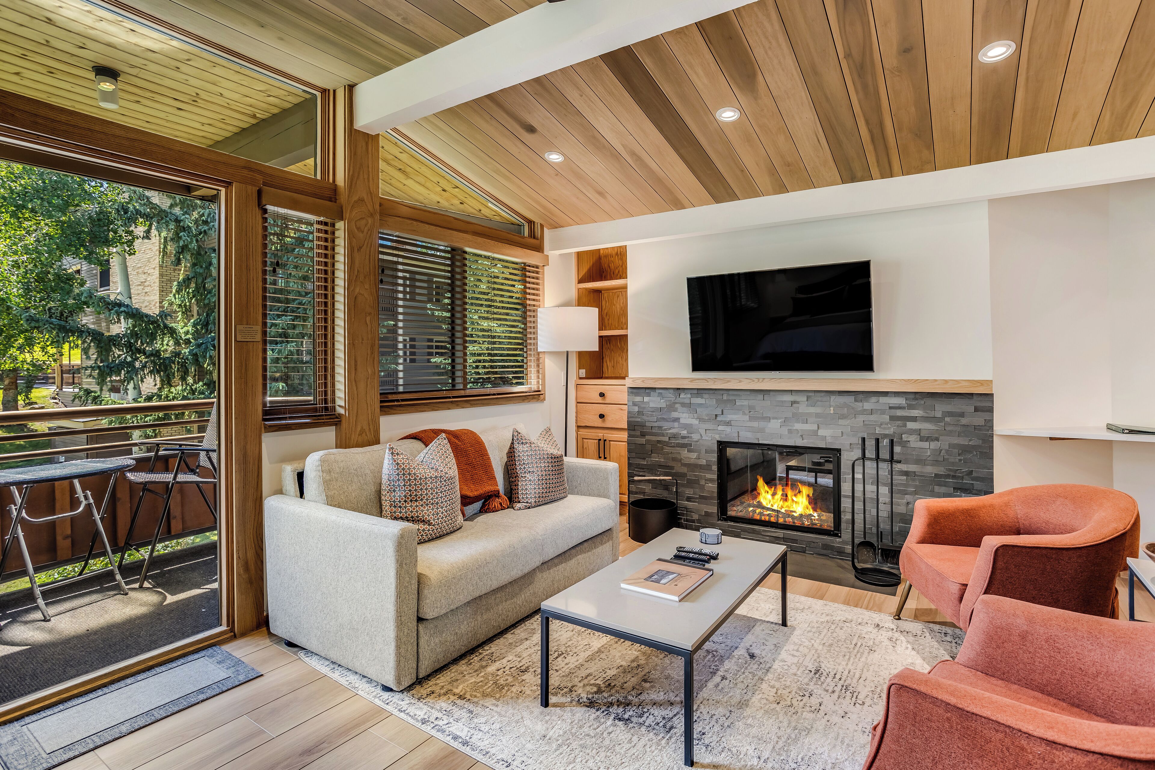 Laurelwood Condominiums Laurelwood Condominiums