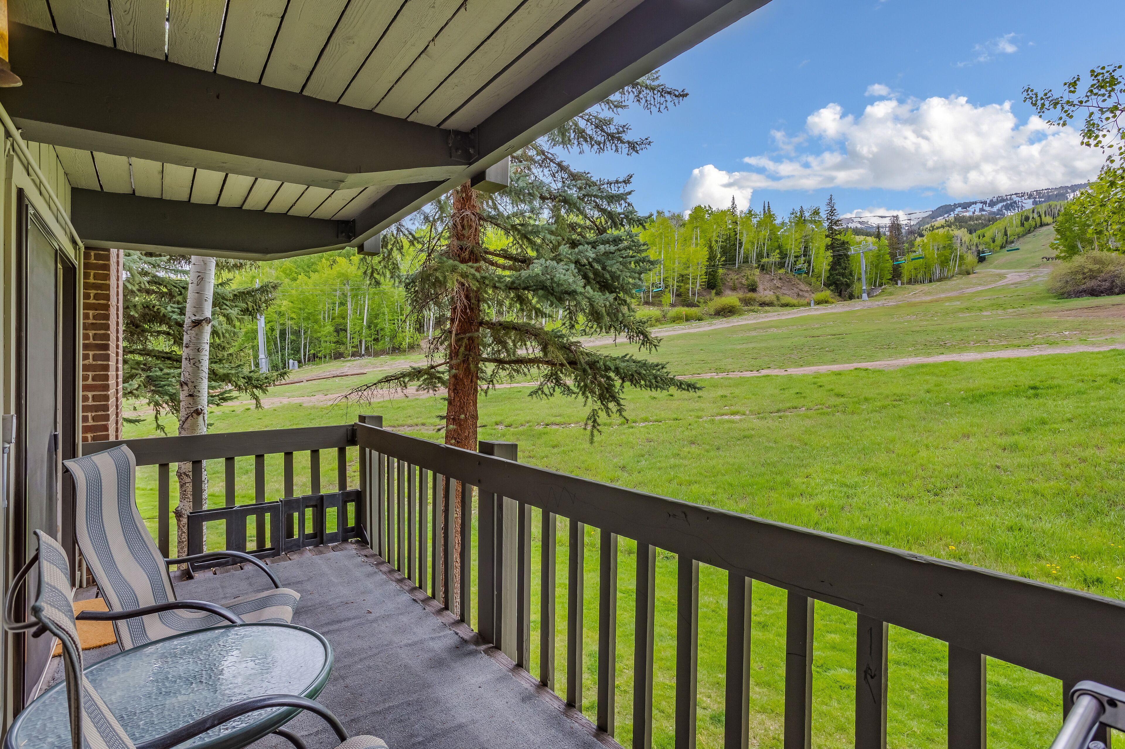Laurelwood Condominiums Laurelwood Condominiums