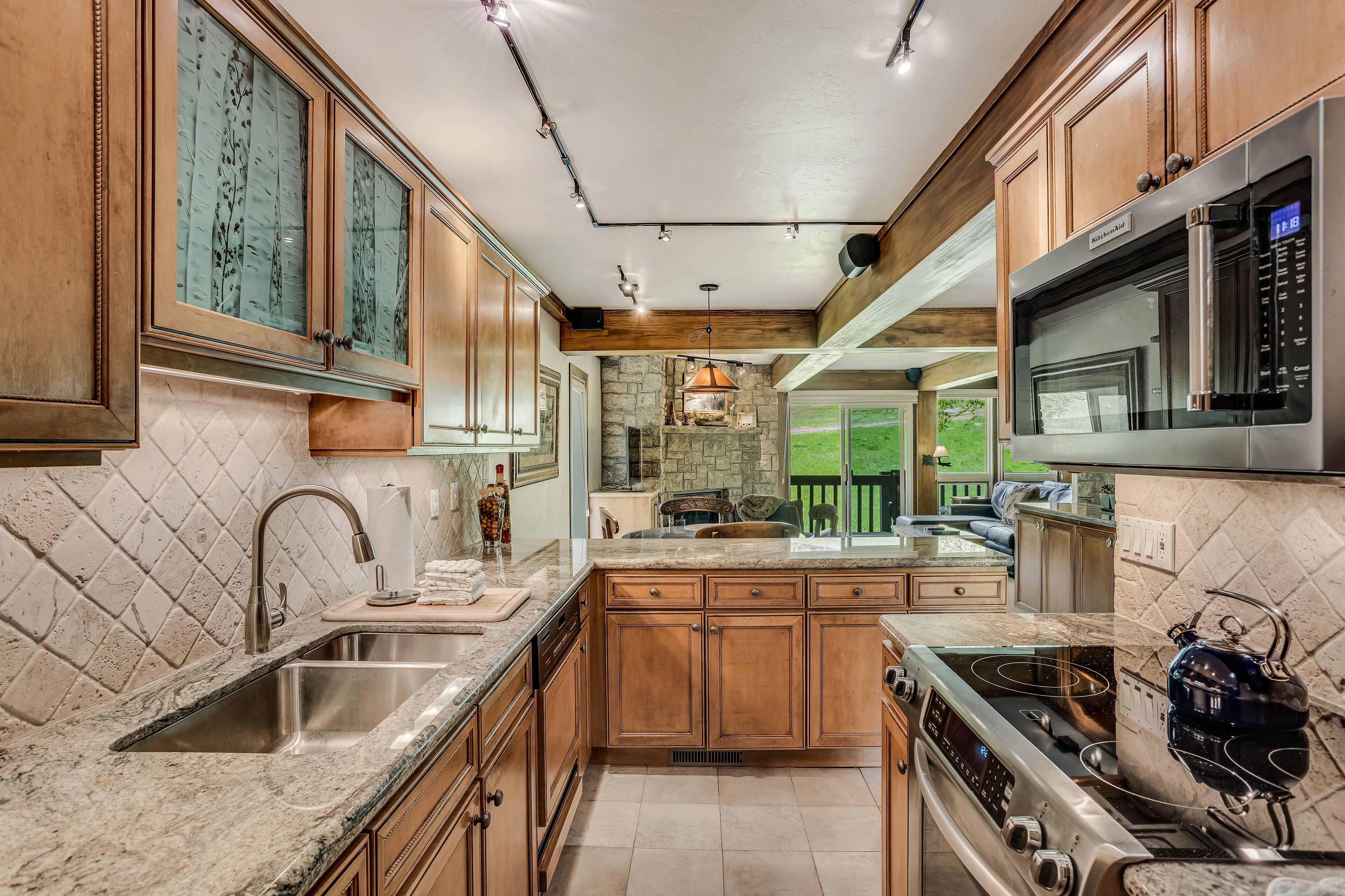 Laurelwood Condominiums Laurelwood Condominiums