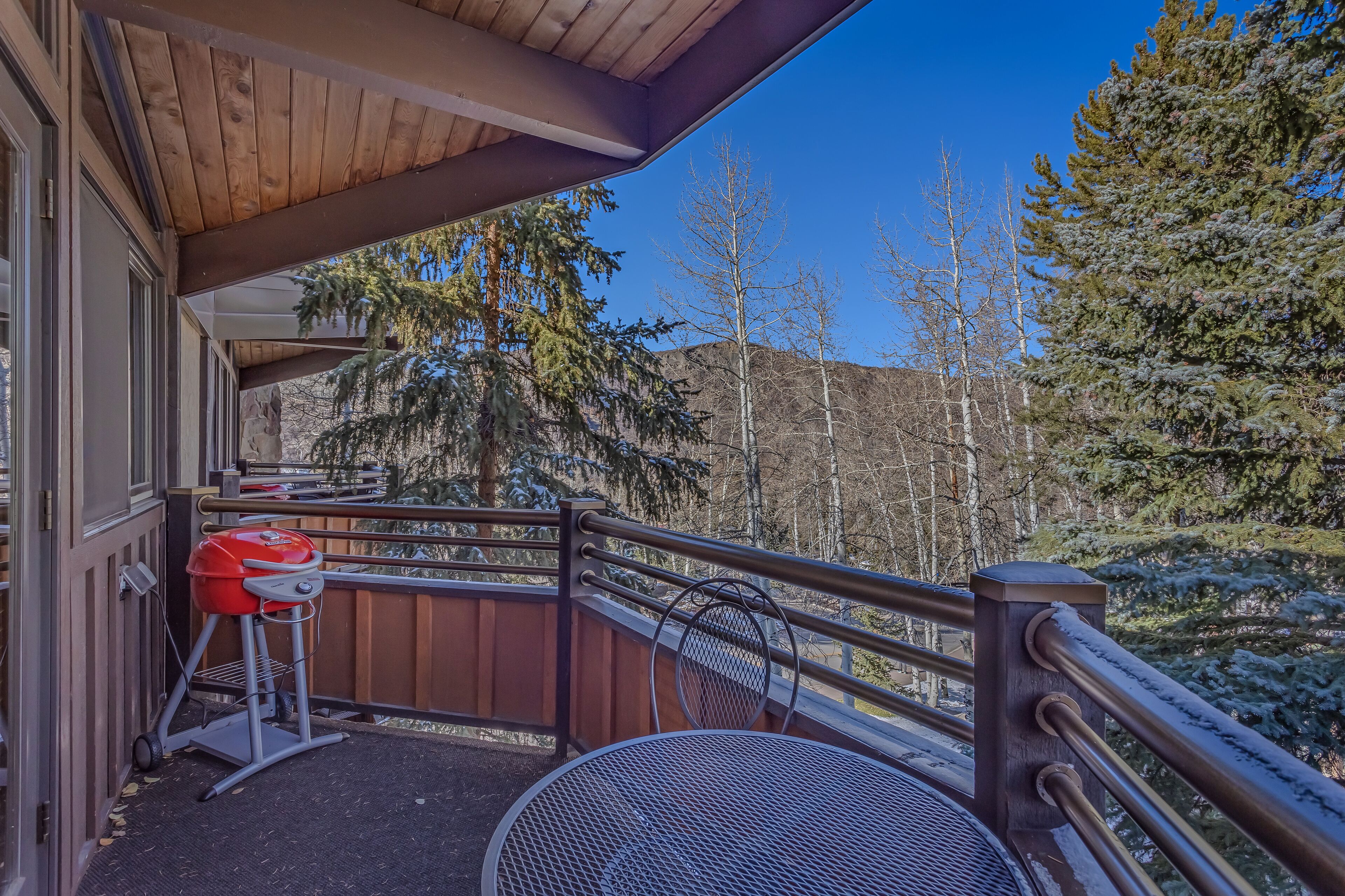 Laurelwood Condominiums Laurelwood Condominiums