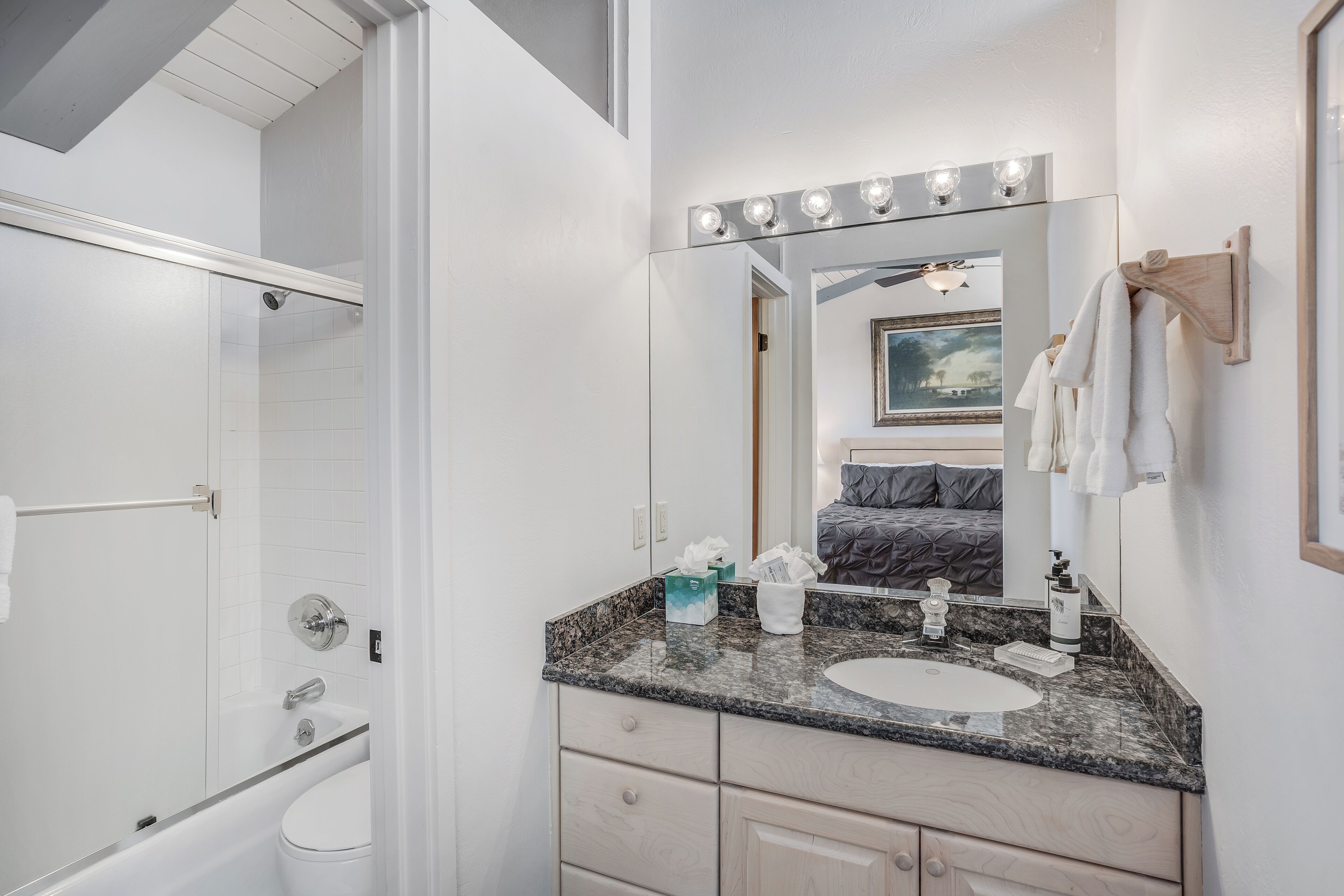 Laurelwood Condominiums Laurelwood Condominiums
