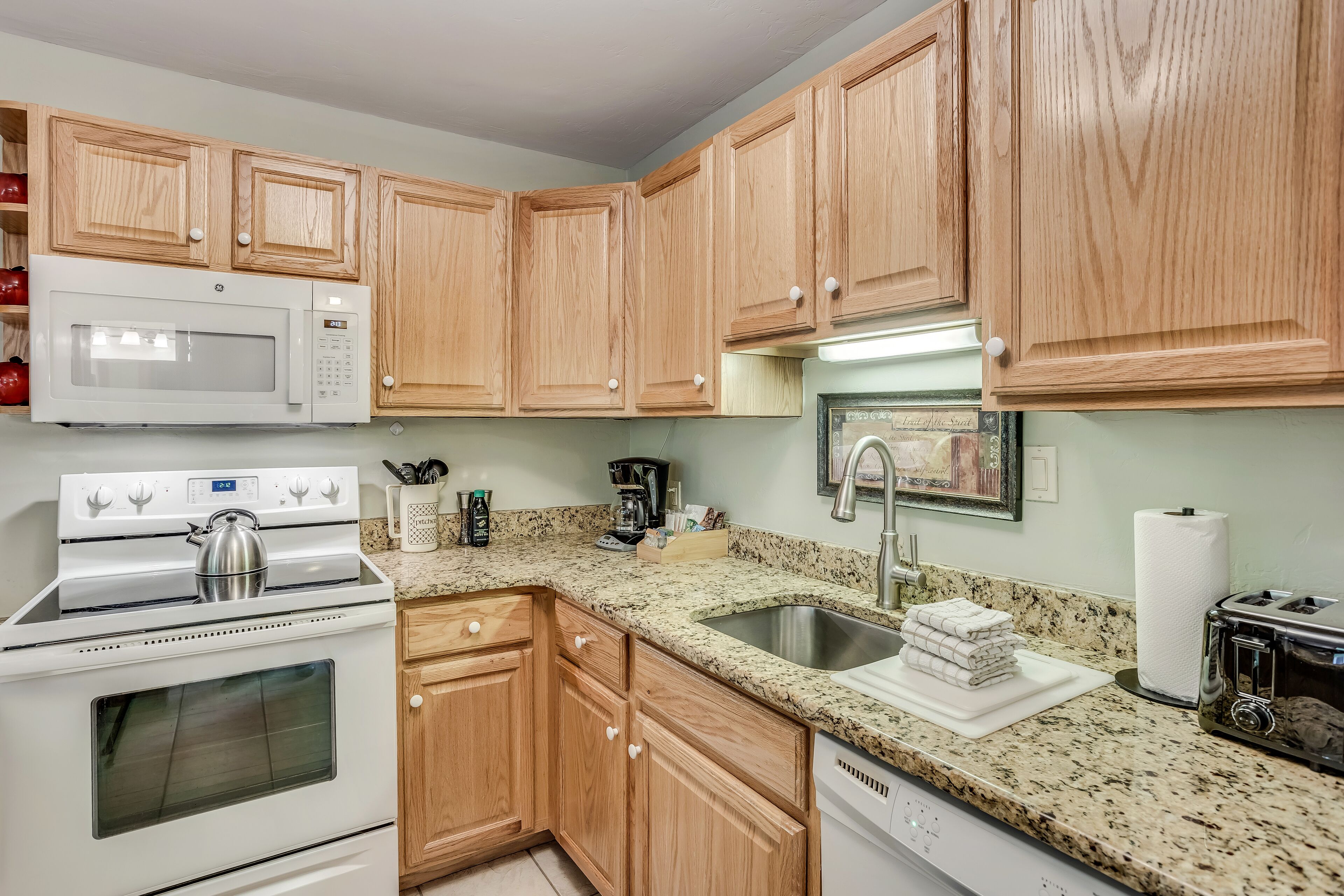 Laurelwood Condominiums Laurelwood Condominiums