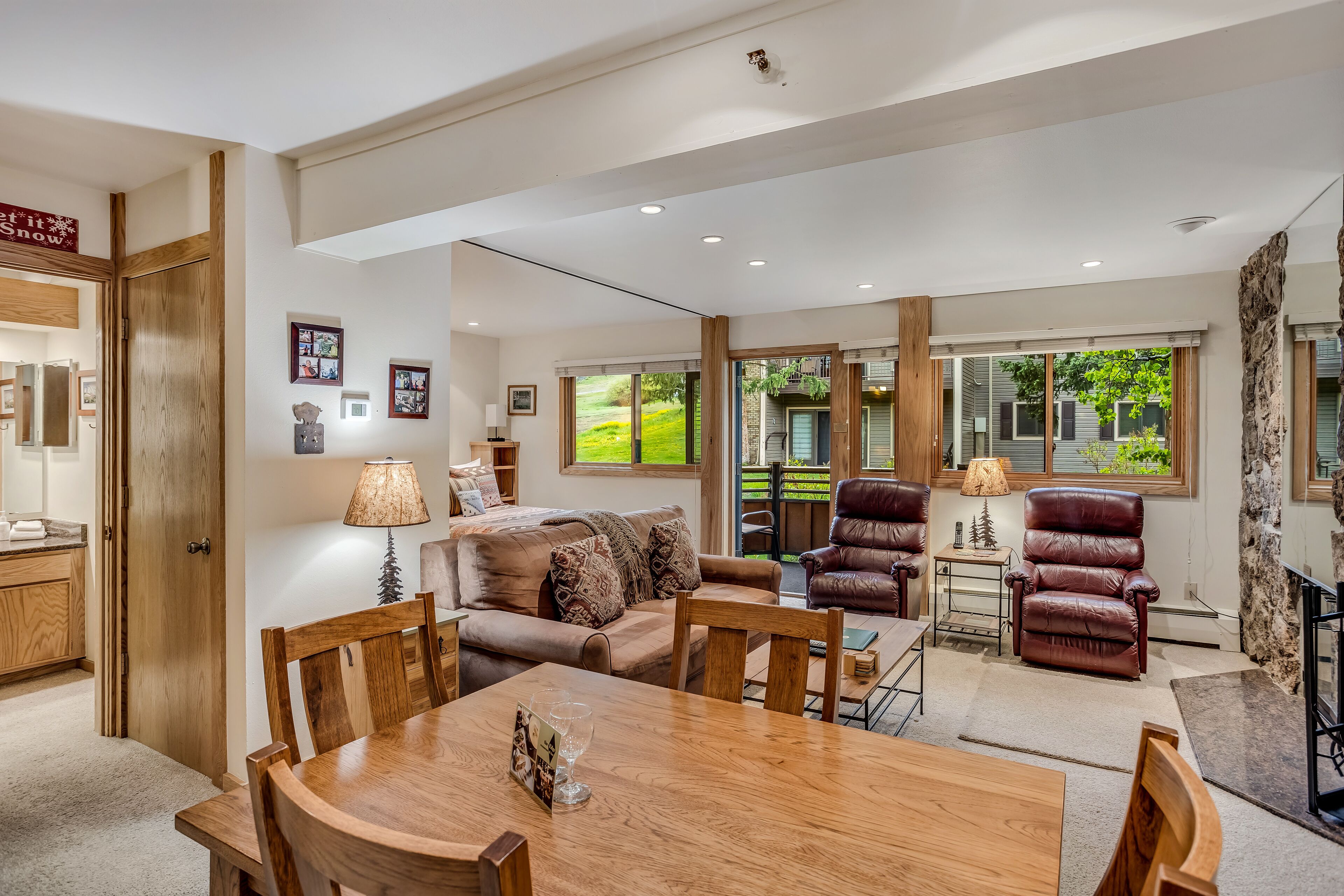 Laurelwood Condominiums Laurelwood Condominiums