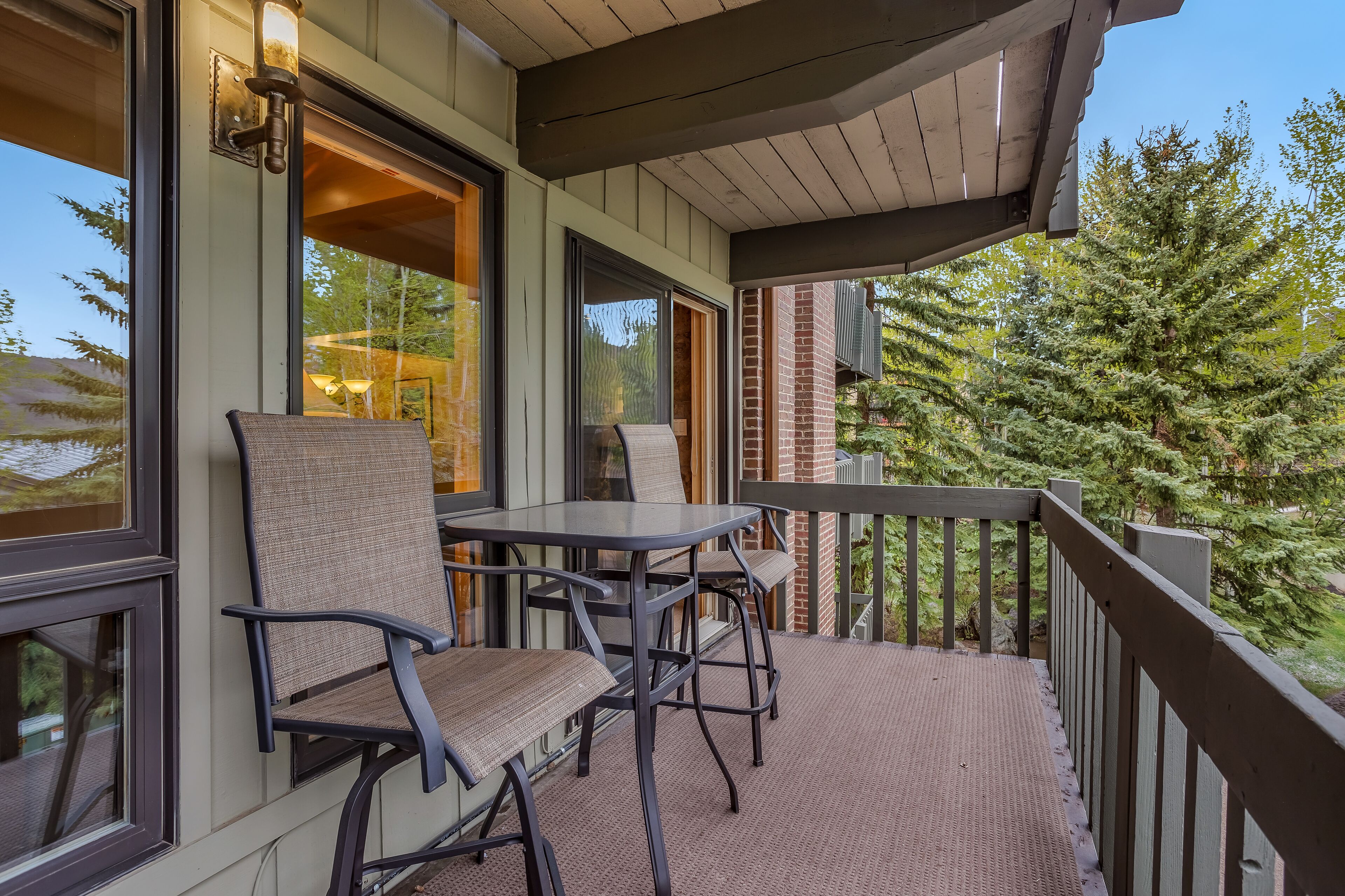 Laurelwood Condominiums Laurelwood Condominiums
