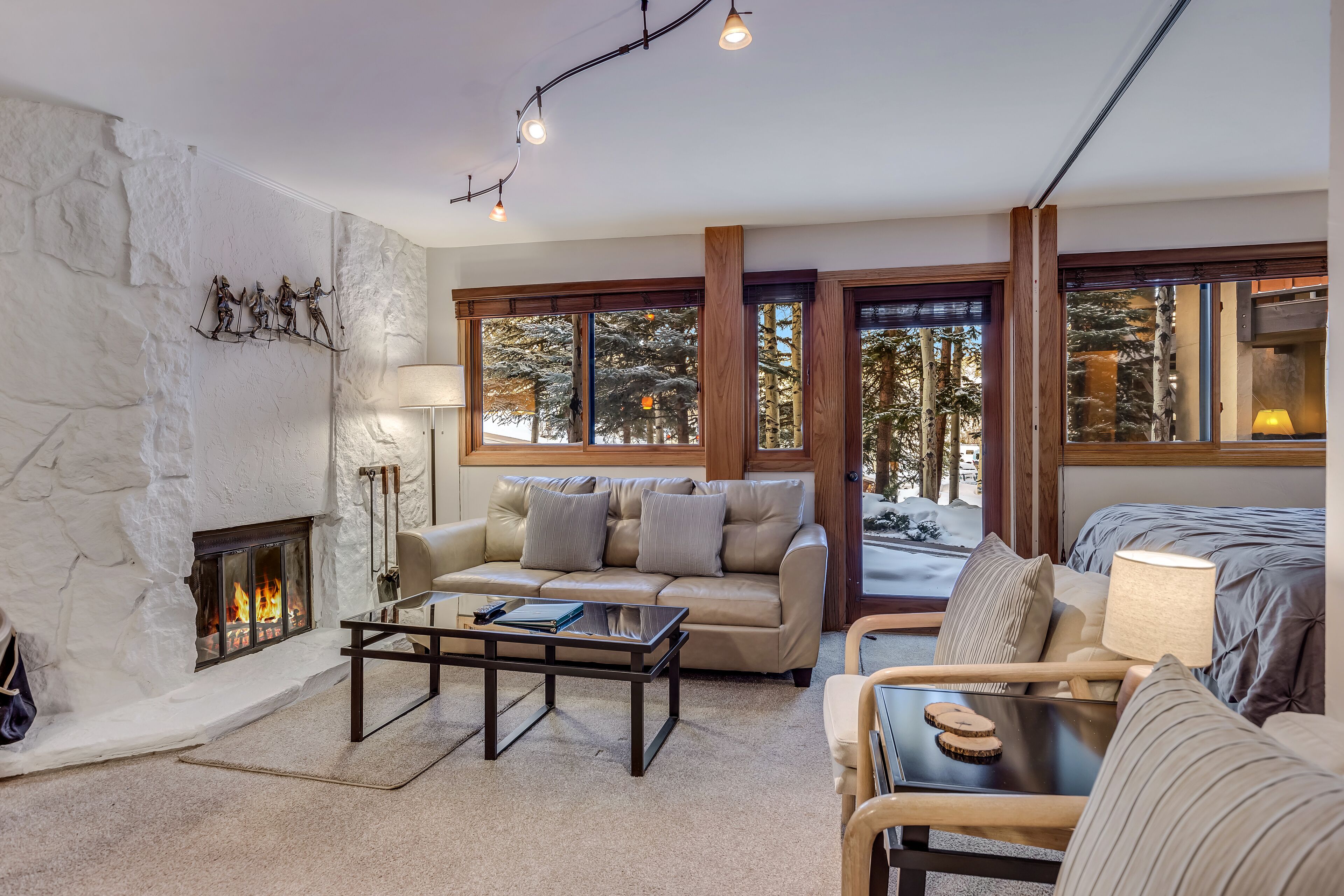 Laurelwood Condominiums Laurelwood Condominiums
