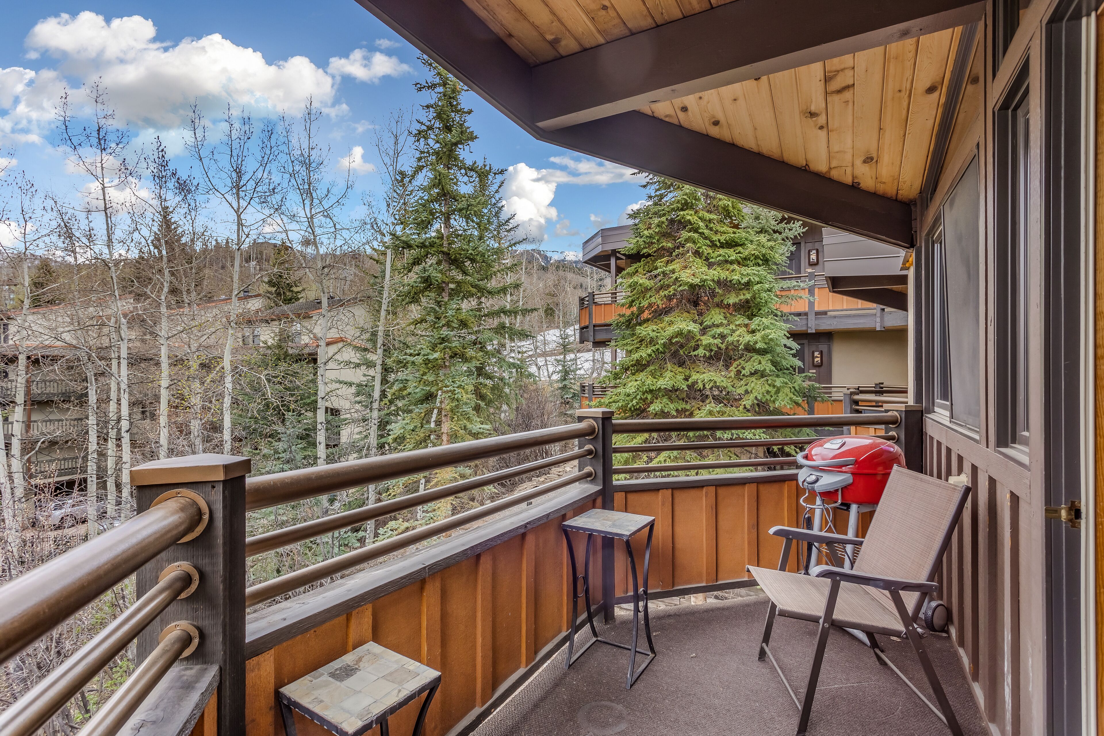 Laurelwood Condominiums Laurelwood Condominiums