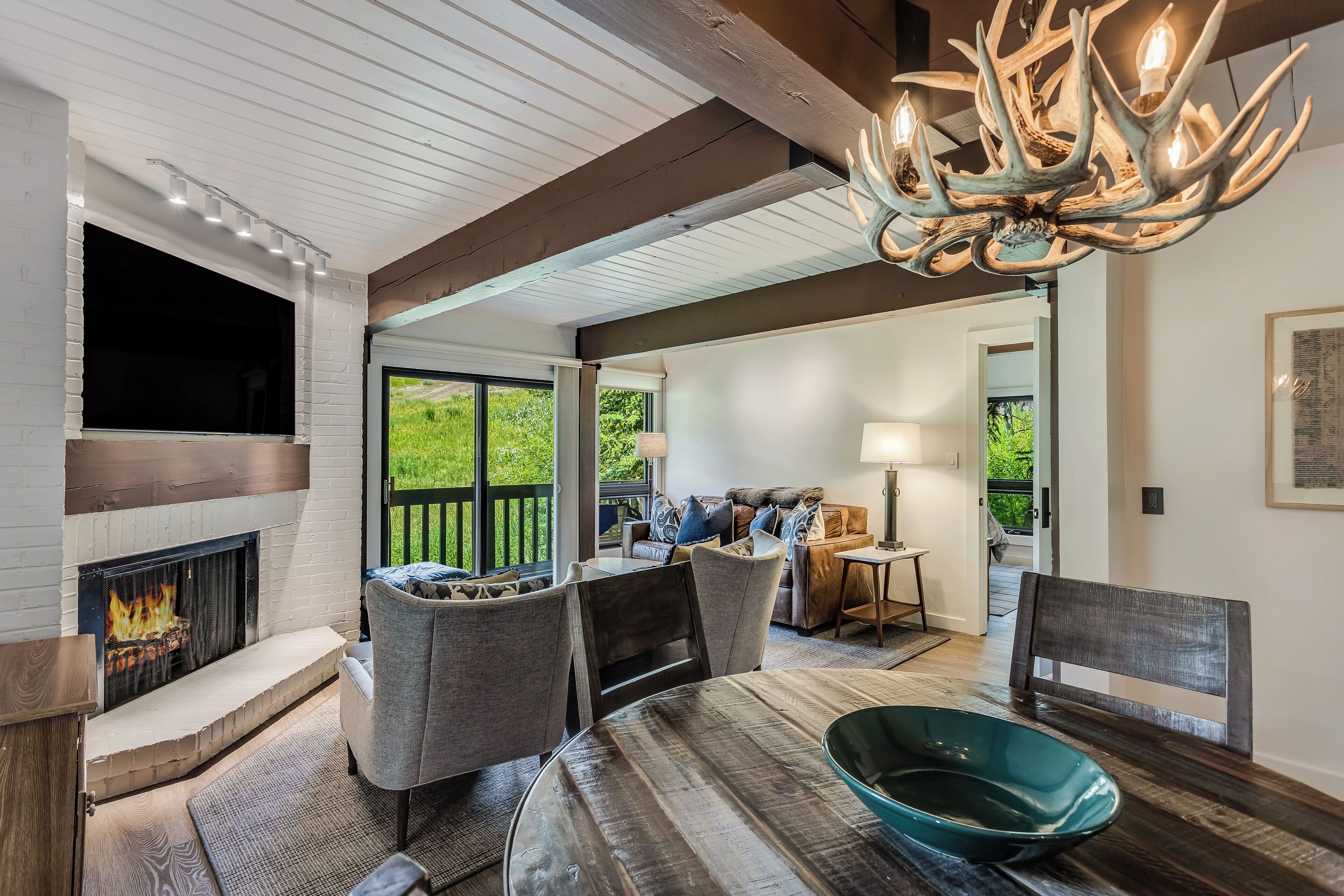 Laurelwood Condominiums Laurelwood Condominiums