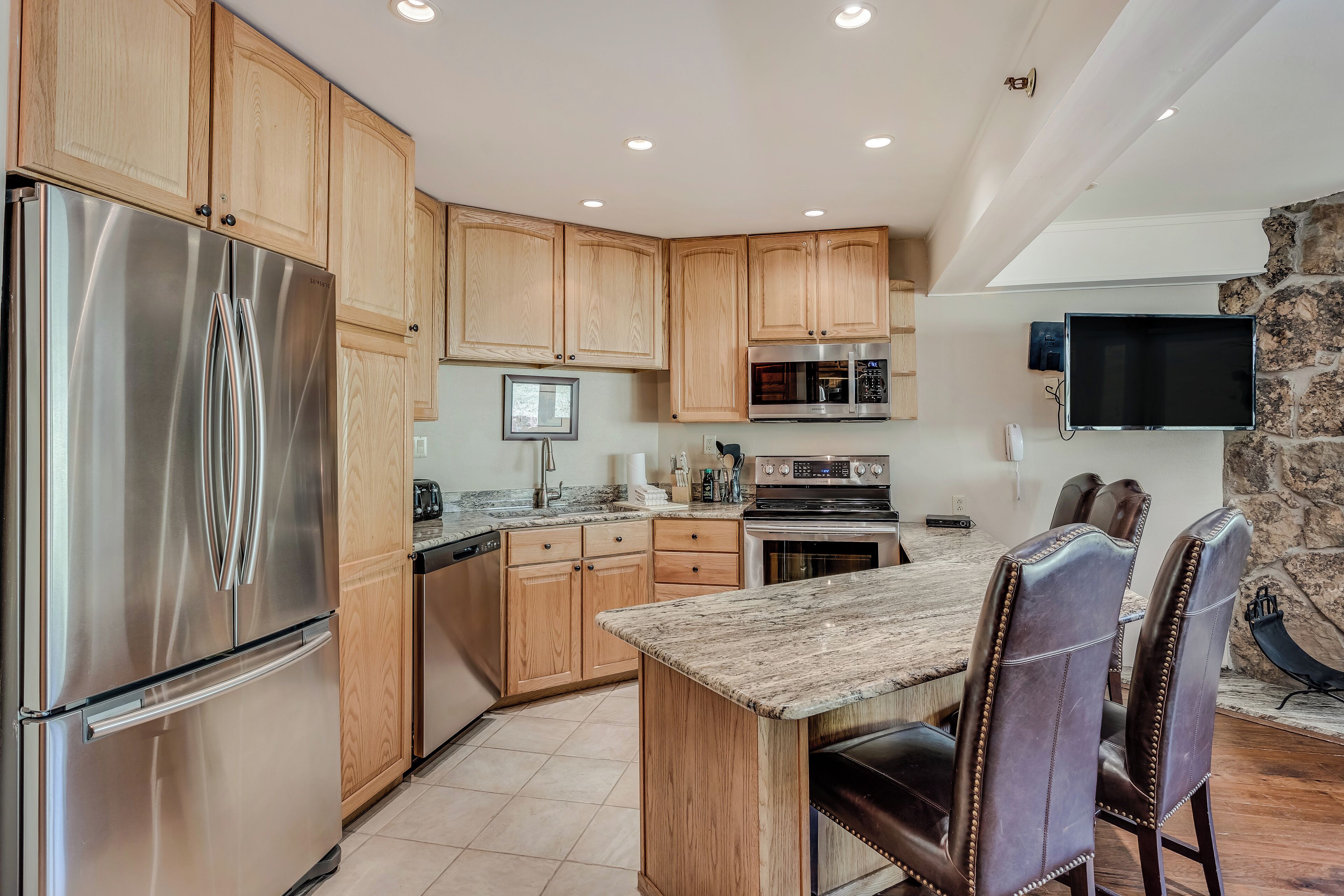 Laurelwood Condominiums Laurelwood Condominiums