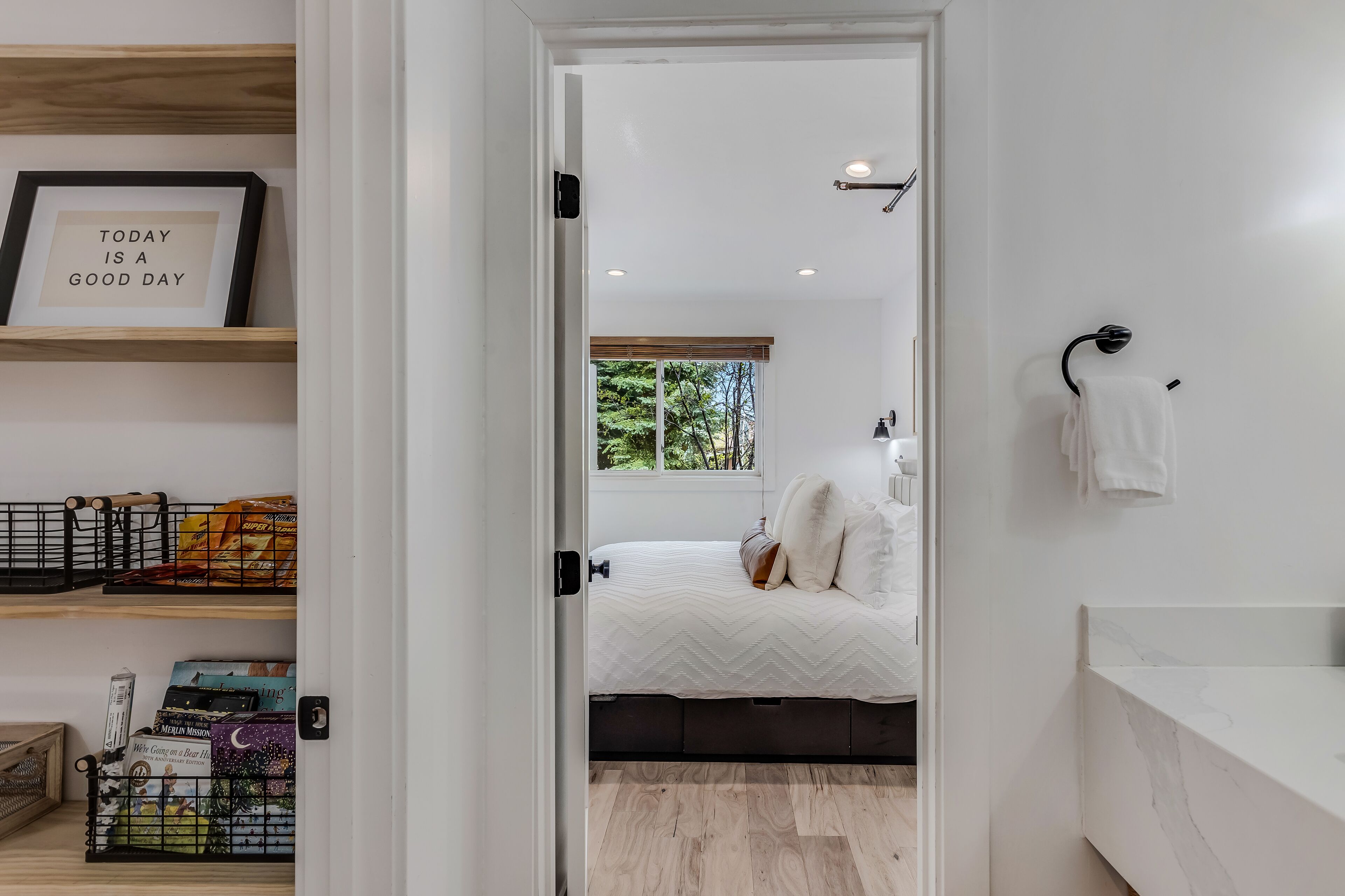 Laurelwood Condominiums Laurelwood Condominiums