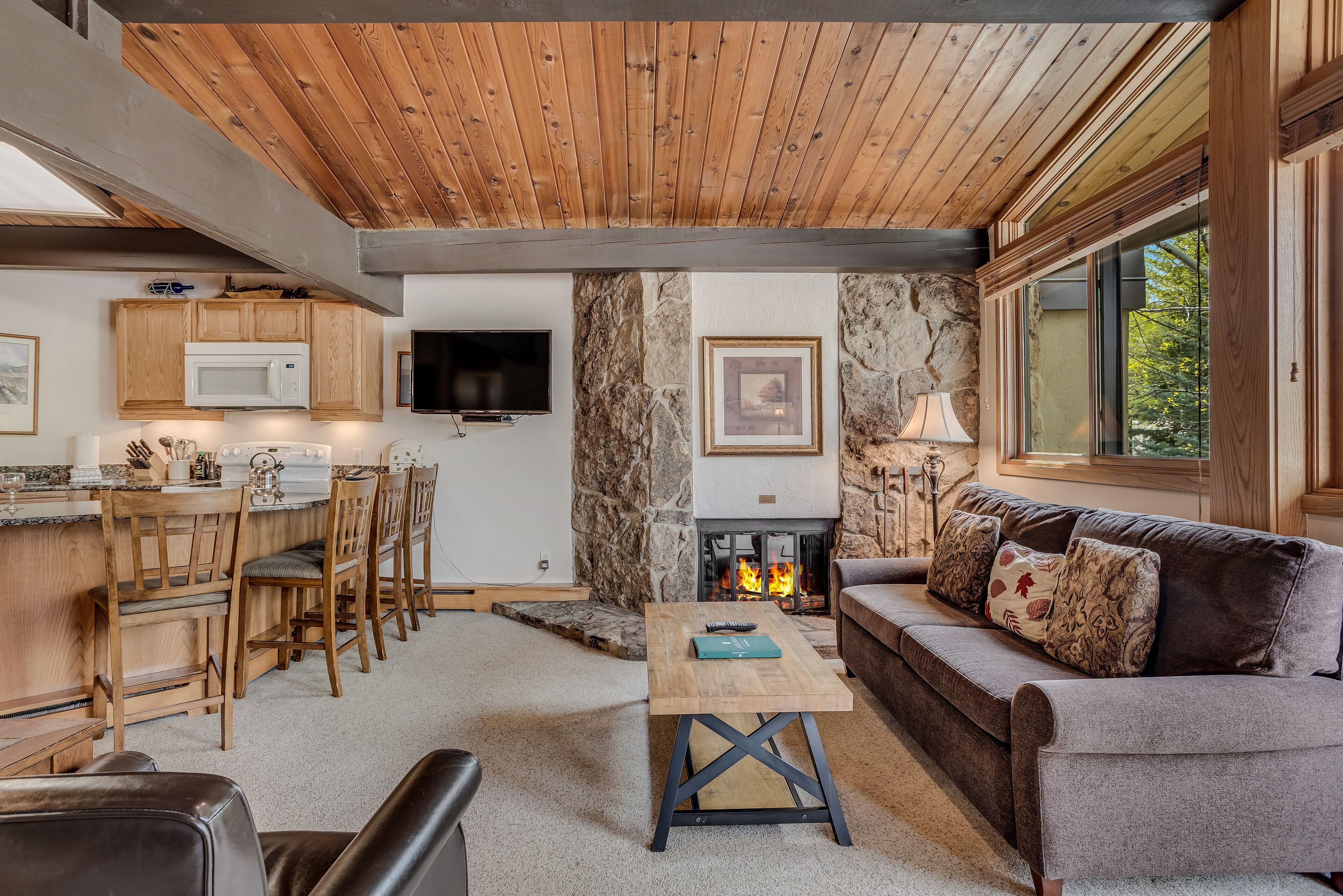 Laurelwood Condominiums Laurelwood Condominiums