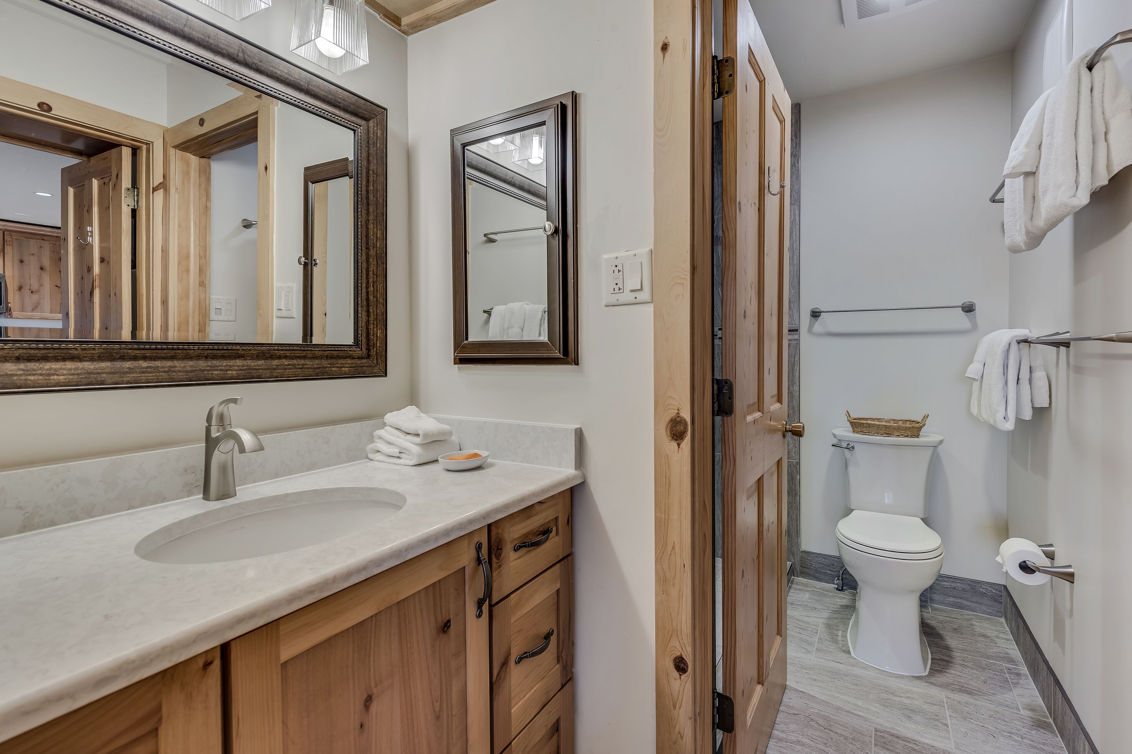 Laurelwood Condominiums Laurelwood Condominiums